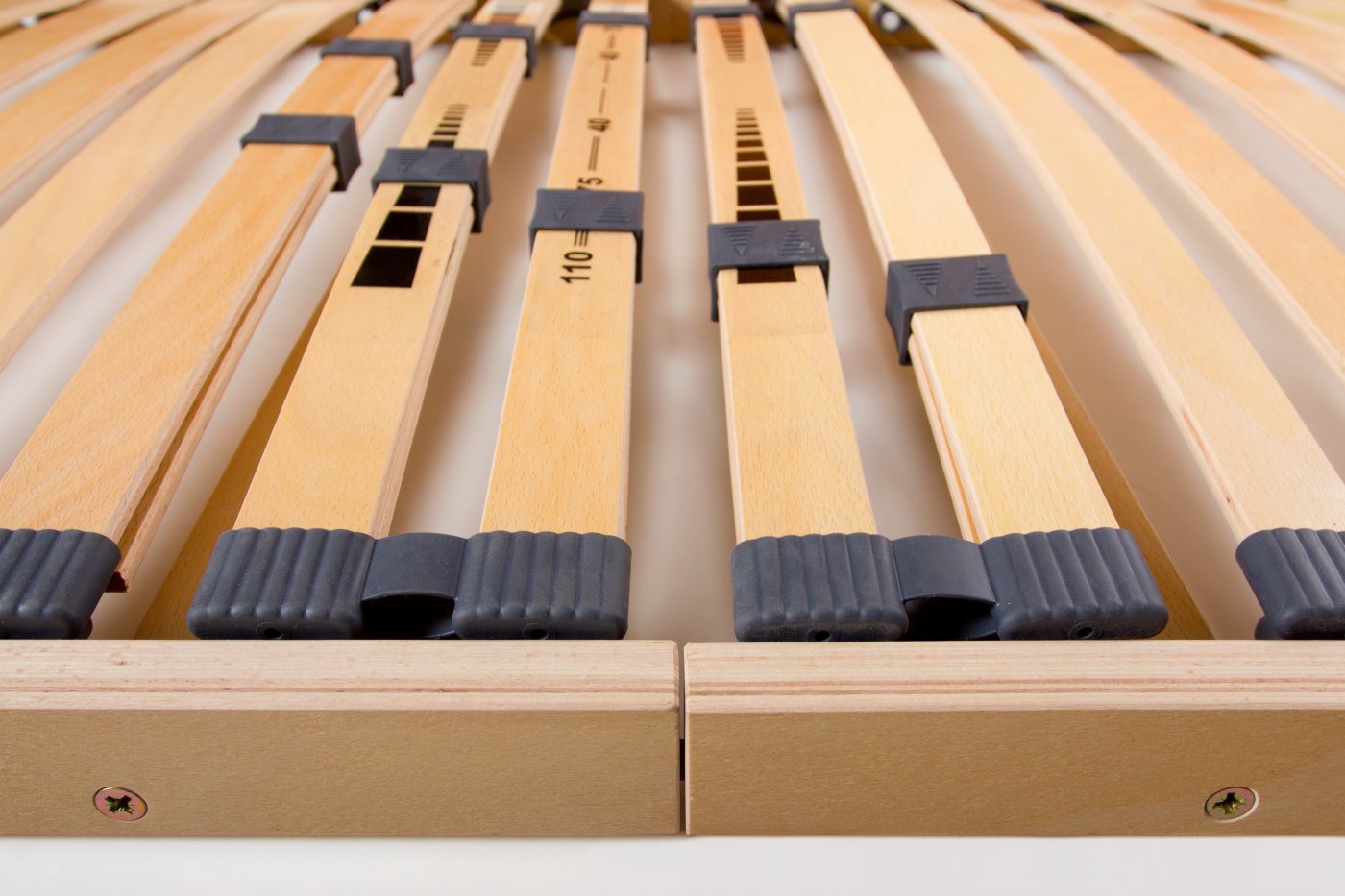 Adjust the slatted frame