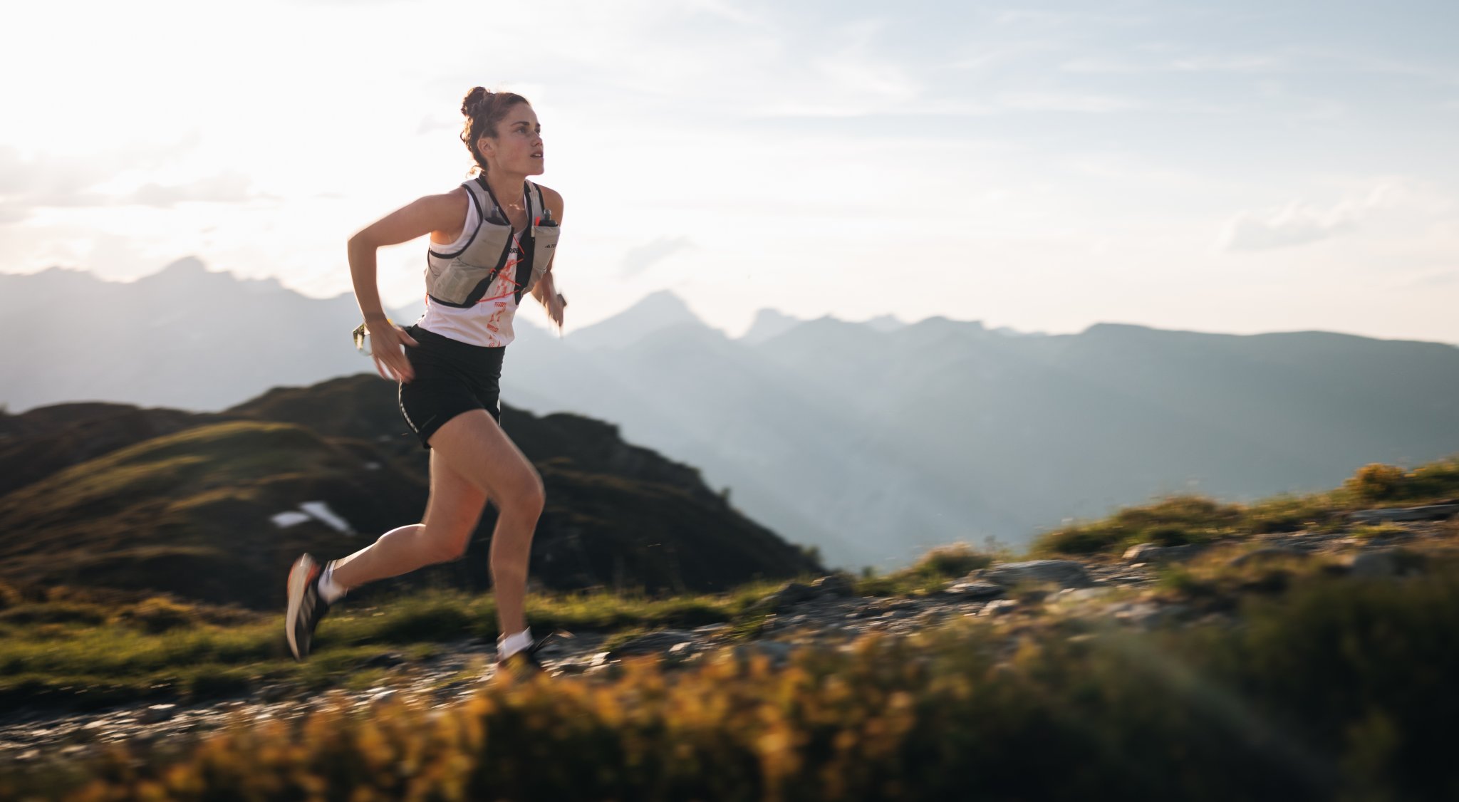 https://storage.googleapis.com/oneworld-prod/assets/Kimi-Schreiber-x-BLACKROLL_Trailrunning_berge_2026-06-17-135936_ress.jpg?v=1781704778