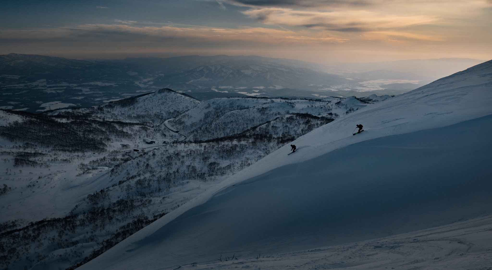 https://storage.googleapis.com/oneworld-prod/assets/blackroll-uebungen-wintersport-skifahren-snowboarden-langlaufen.jpg?v=1641483887
