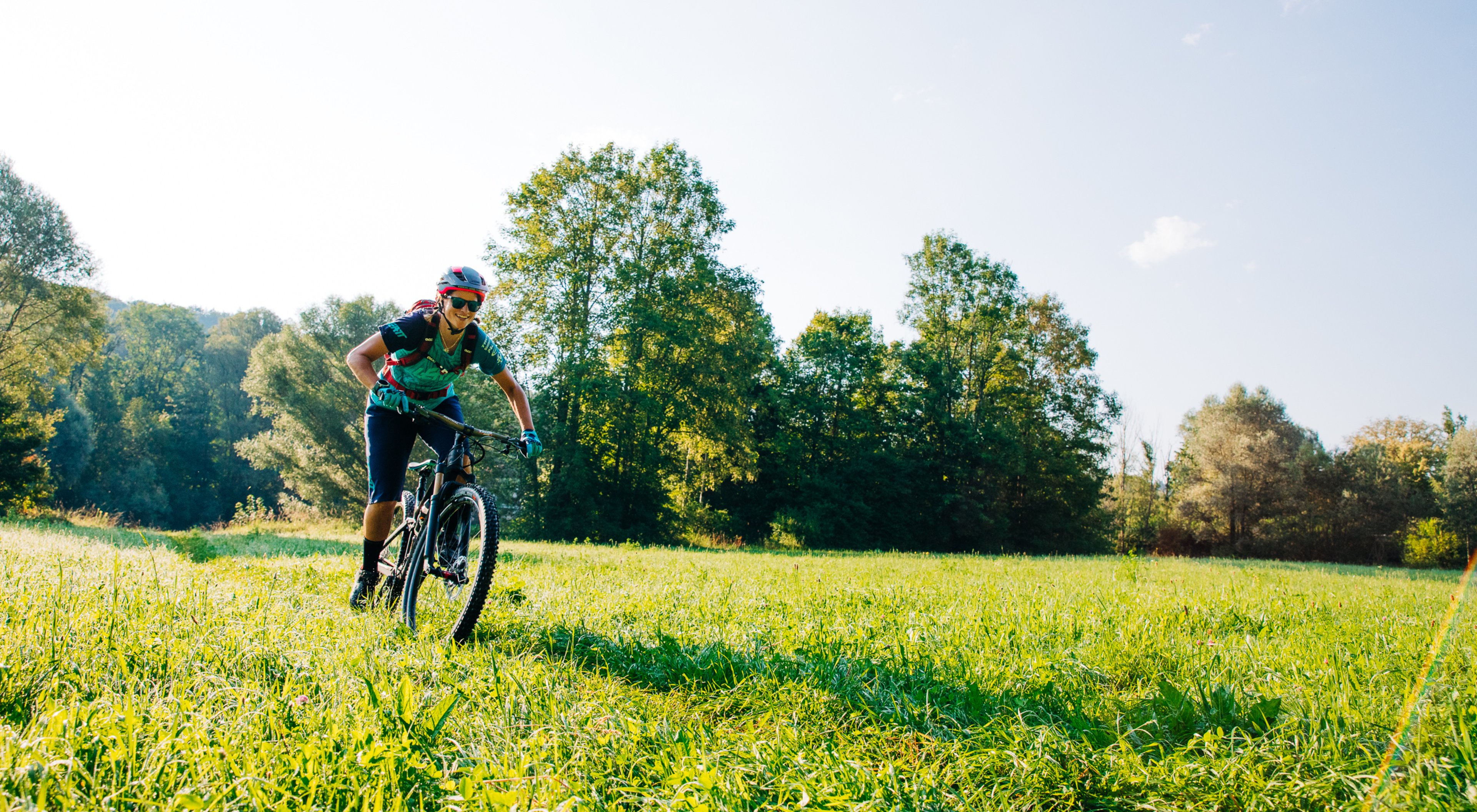 https://storage.googleapis.com/oneworld-prod/assets/BIKE_MOOD-0016.jpg?v=1626353666
