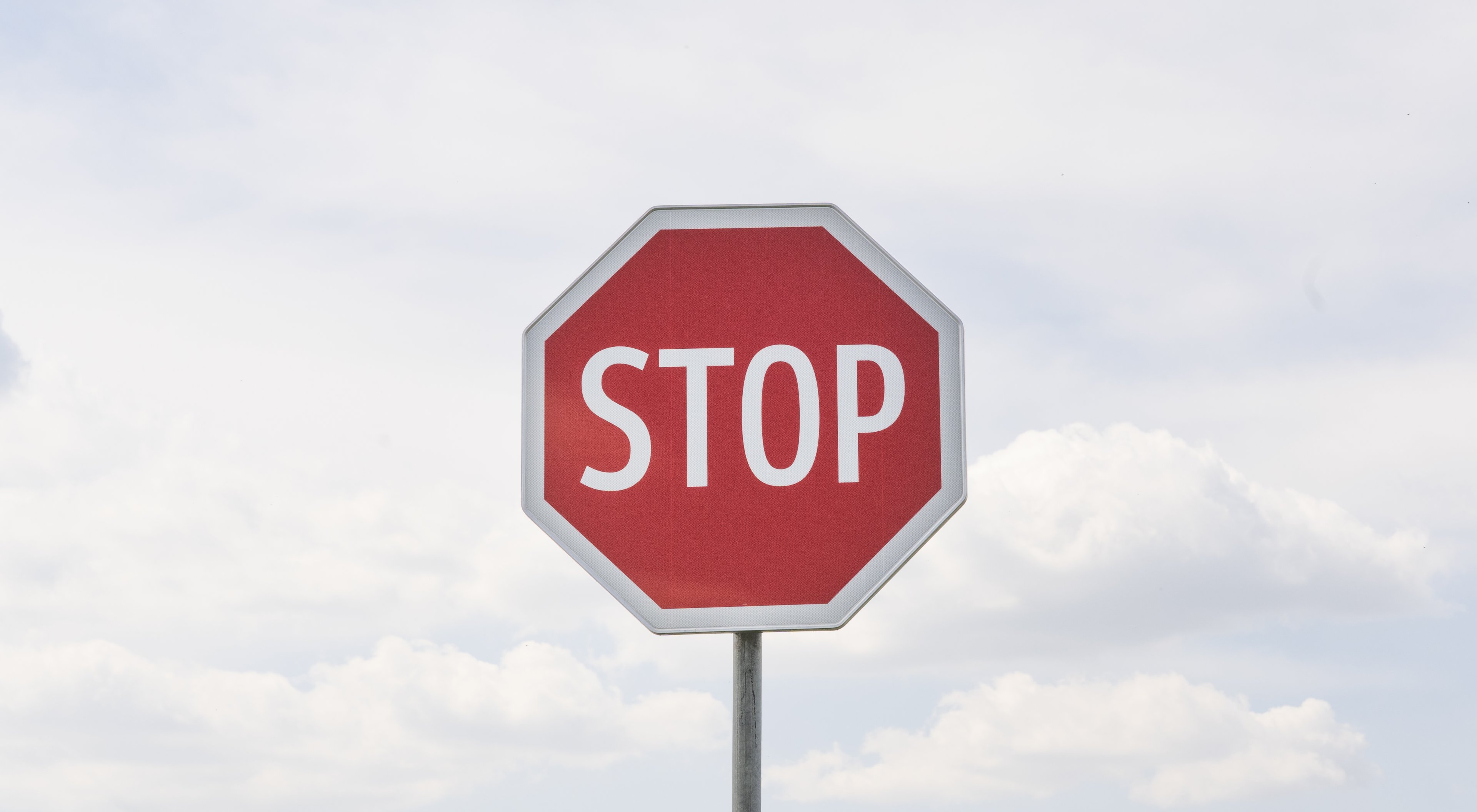 https://storage.googleapis.com/oneworld-prod/assets/Gedankenstoppt.jpg?v=1655277846