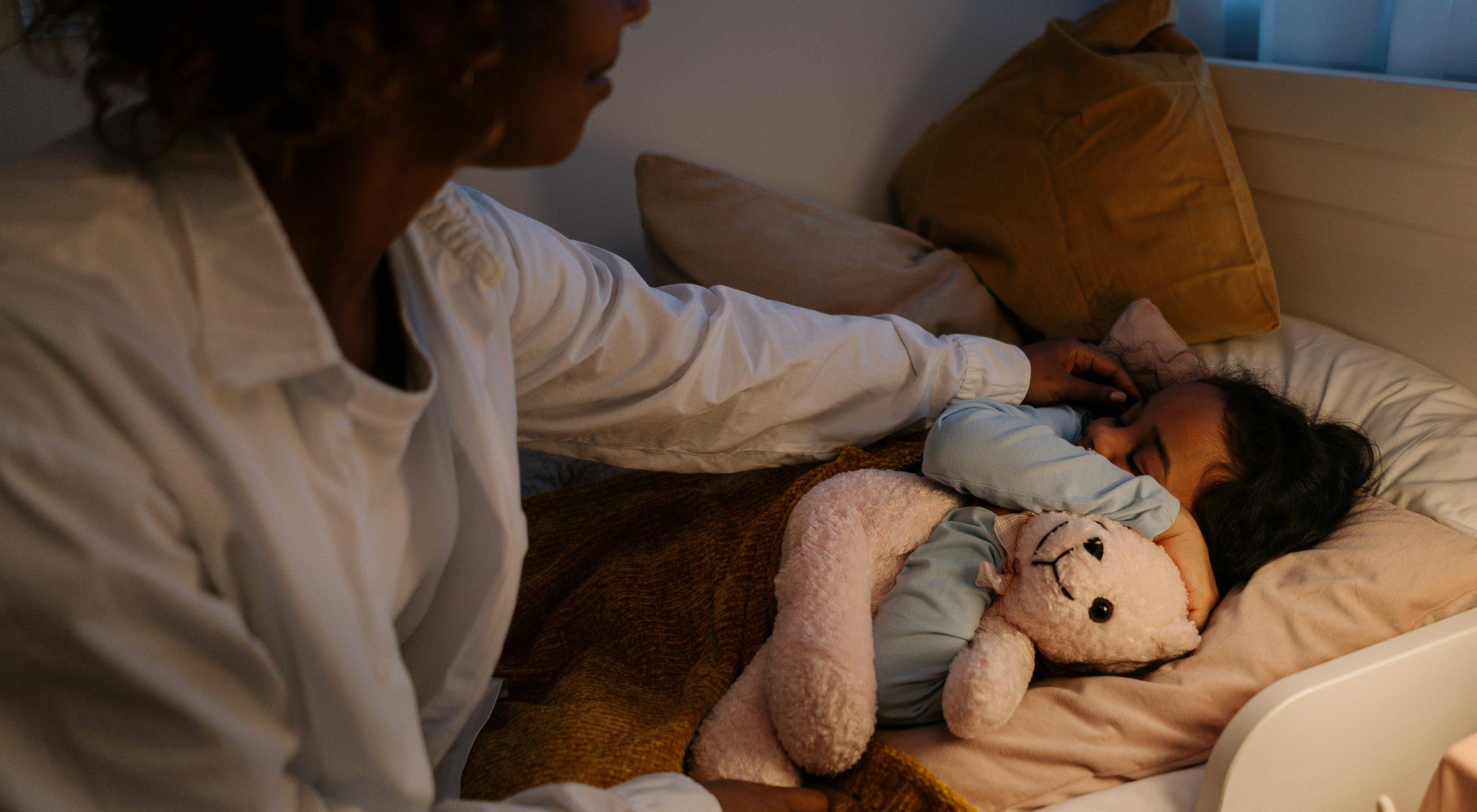 https://storage.googleapis.com/oneworld-prod/assets/alptraeume-kinder-und-erwachsene.jpg?v=1718184146