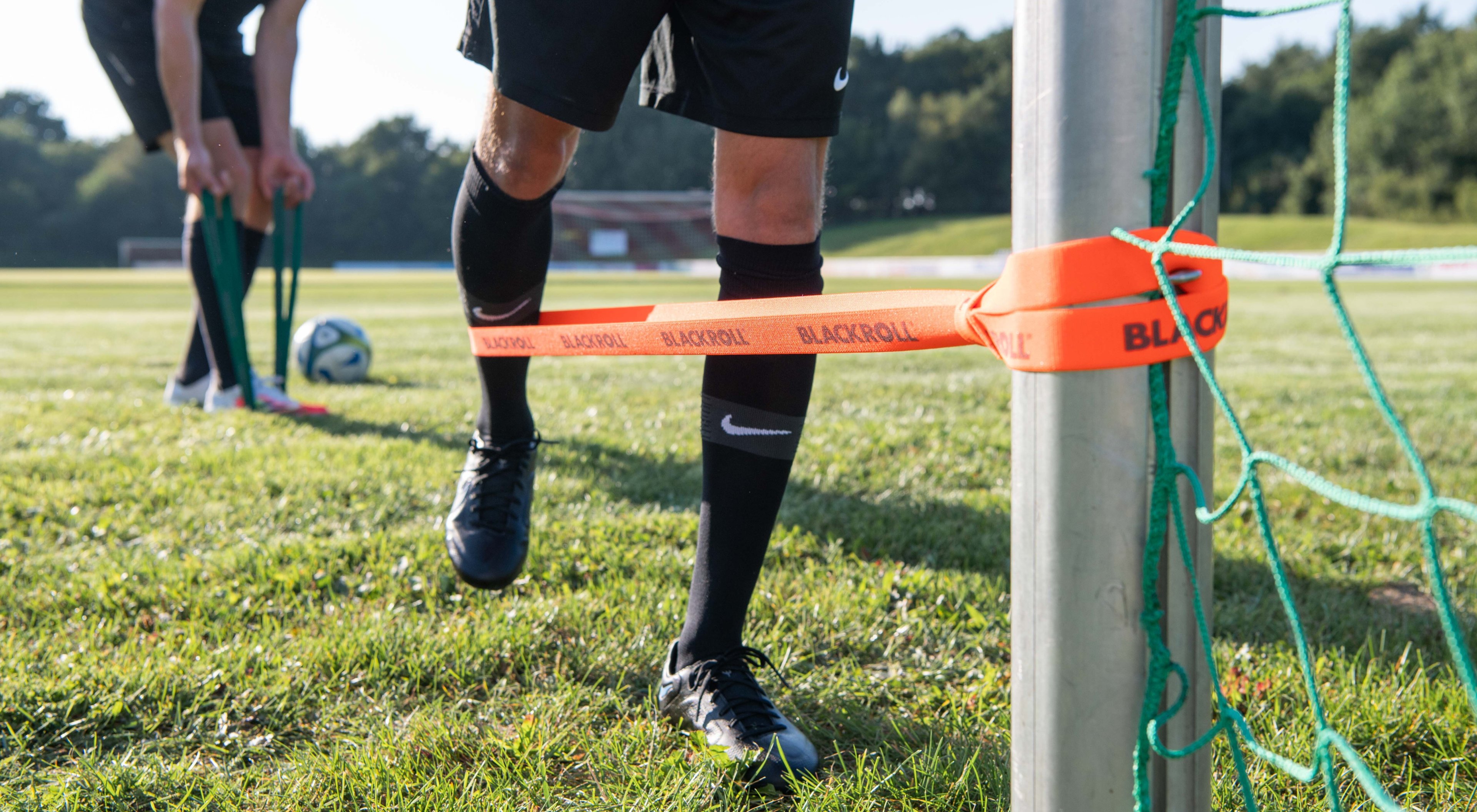 https://storage.googleapis.com/oneworld-prod/assets/fussball.jpg?v=1652362950