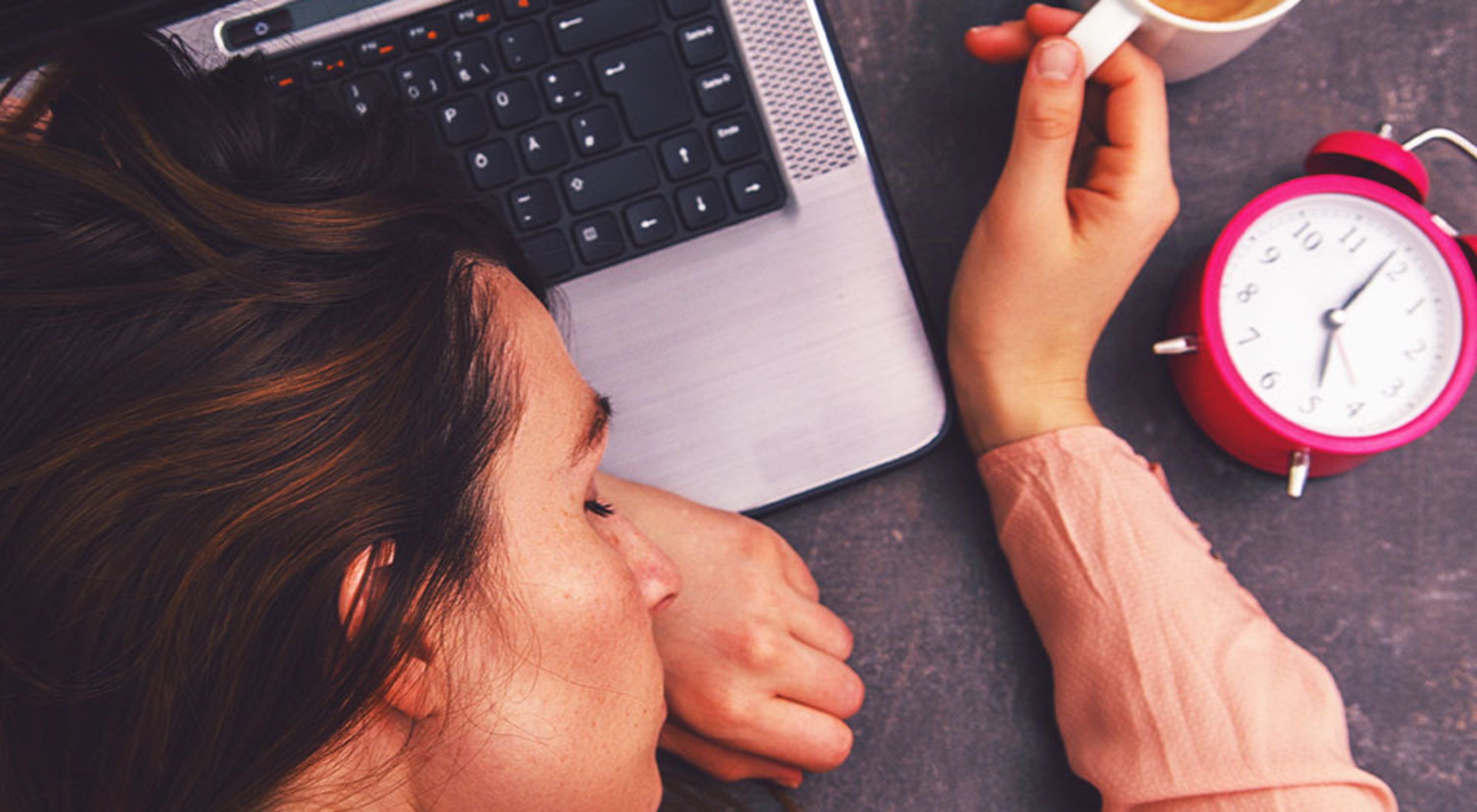 https://storage.googleapis.com/oneworld-prod/assets/power-nap-tipp-kaffee.jpg?v=1615823191