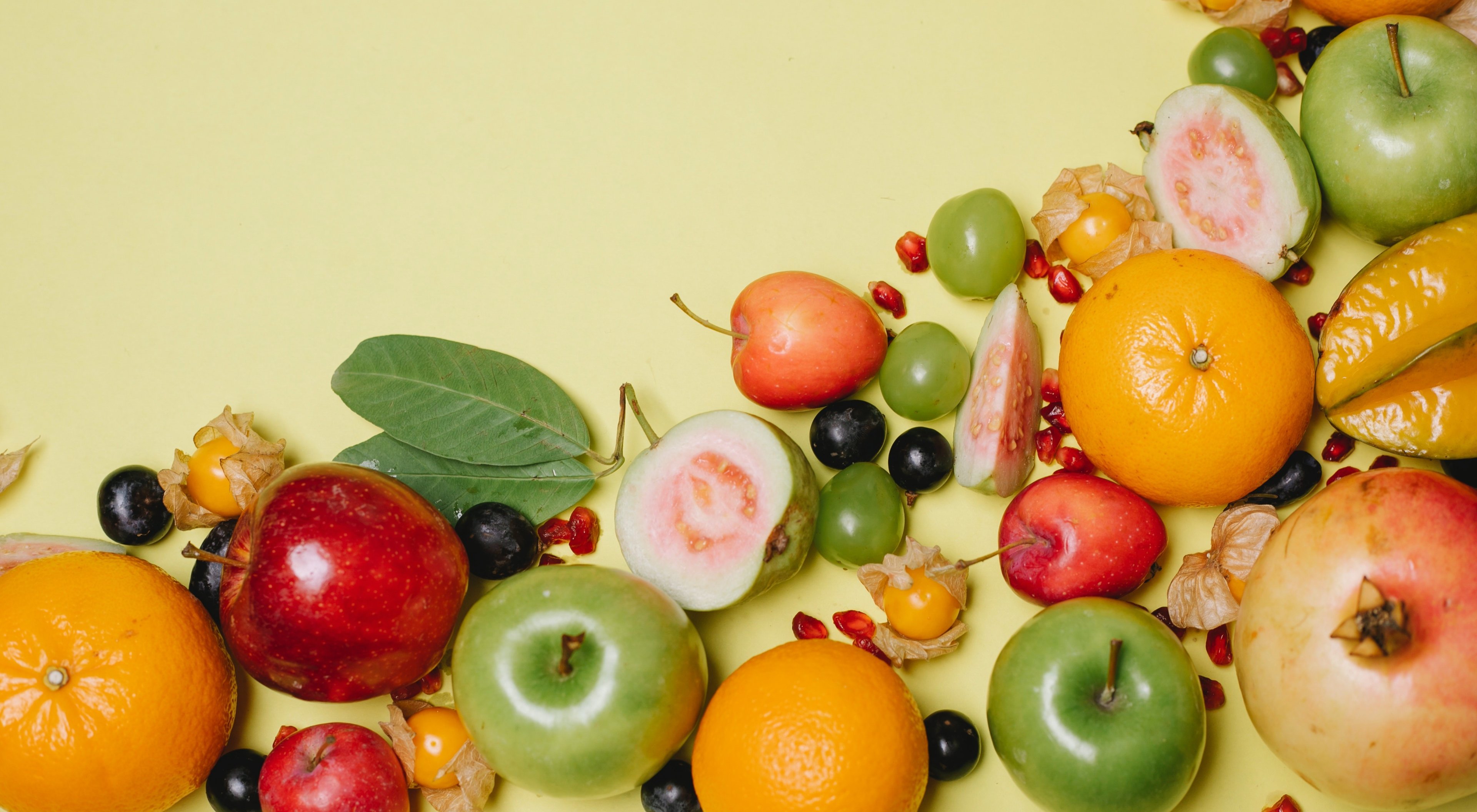 https://storage.googleapis.com/oneworld-prod/assets/welche-vitamine-bei-muedigkeit-schlappheit-1.jpeg?v=1683894230