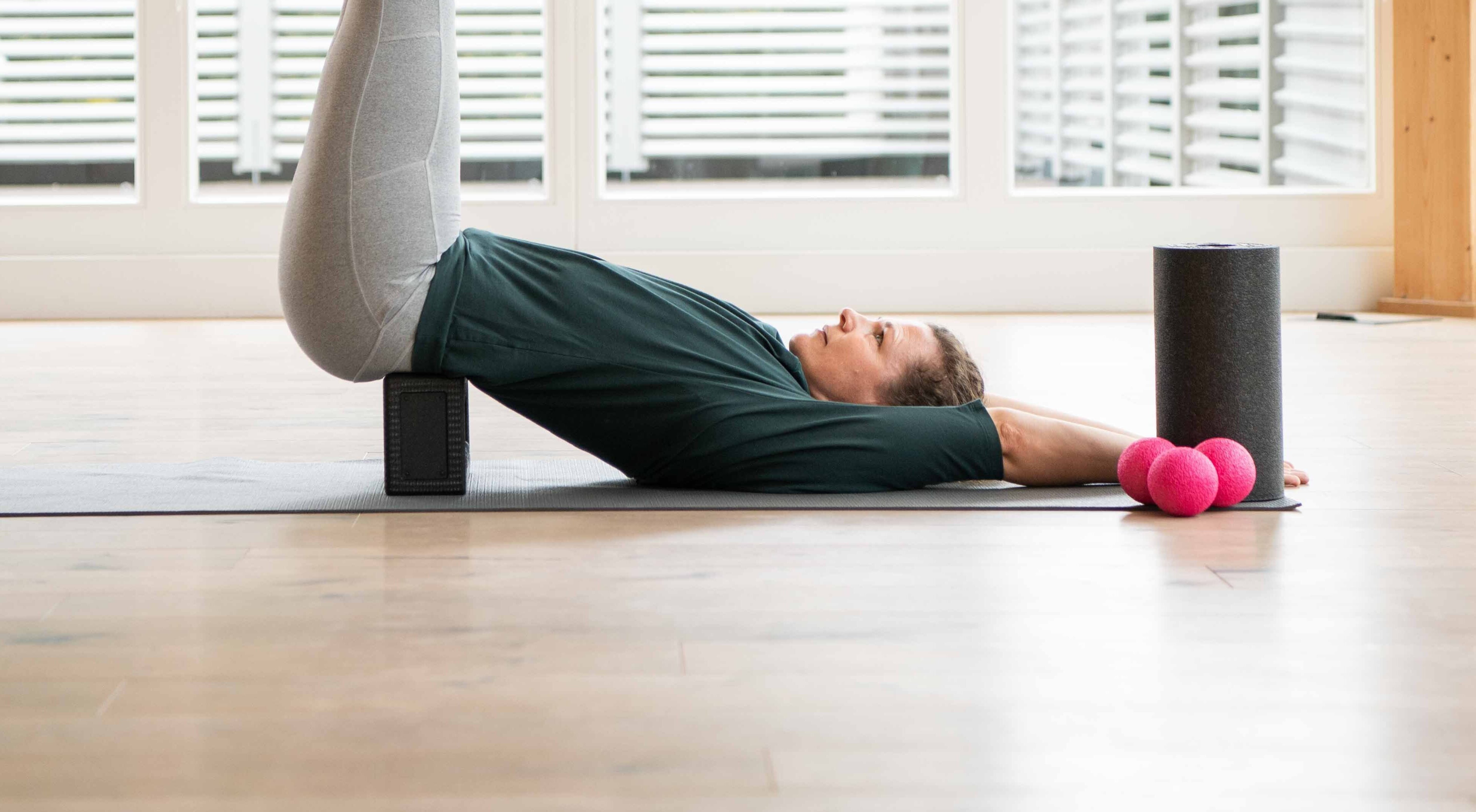 https://storage.googleapis.com/oneworld-prod/assets/bewegungsformen-faszien-yoga-blackroll_2022-03-30-125532_wtsz.jpg?v=1648644933