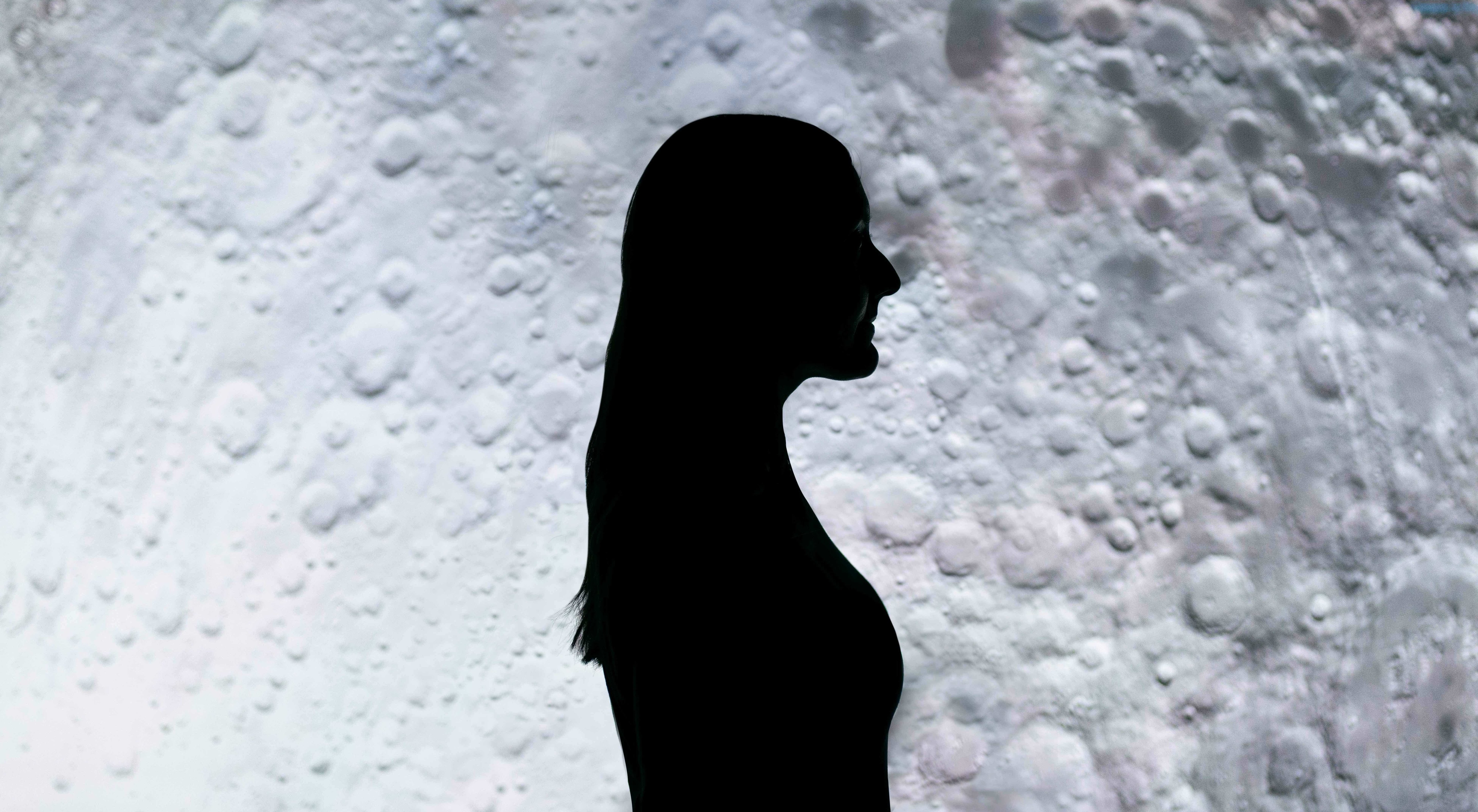 https://storage.googleapis.com/oneworld-prod/assets/schlaf-nacholen-vollmond.jpeg?v=1680790587