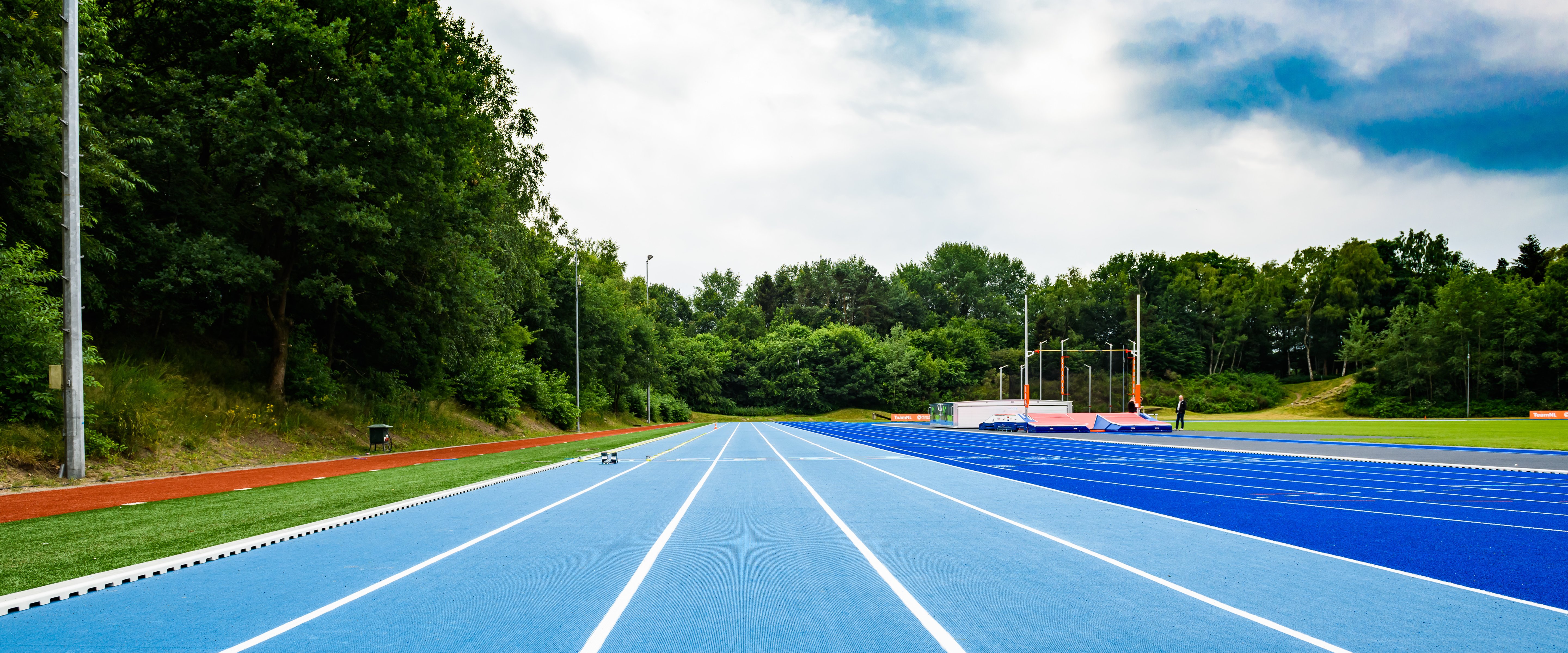 De aankomende twee jaar zijn wij, BLACKROLL®, official supplier van de Atletiekunie en hardlopen.nl