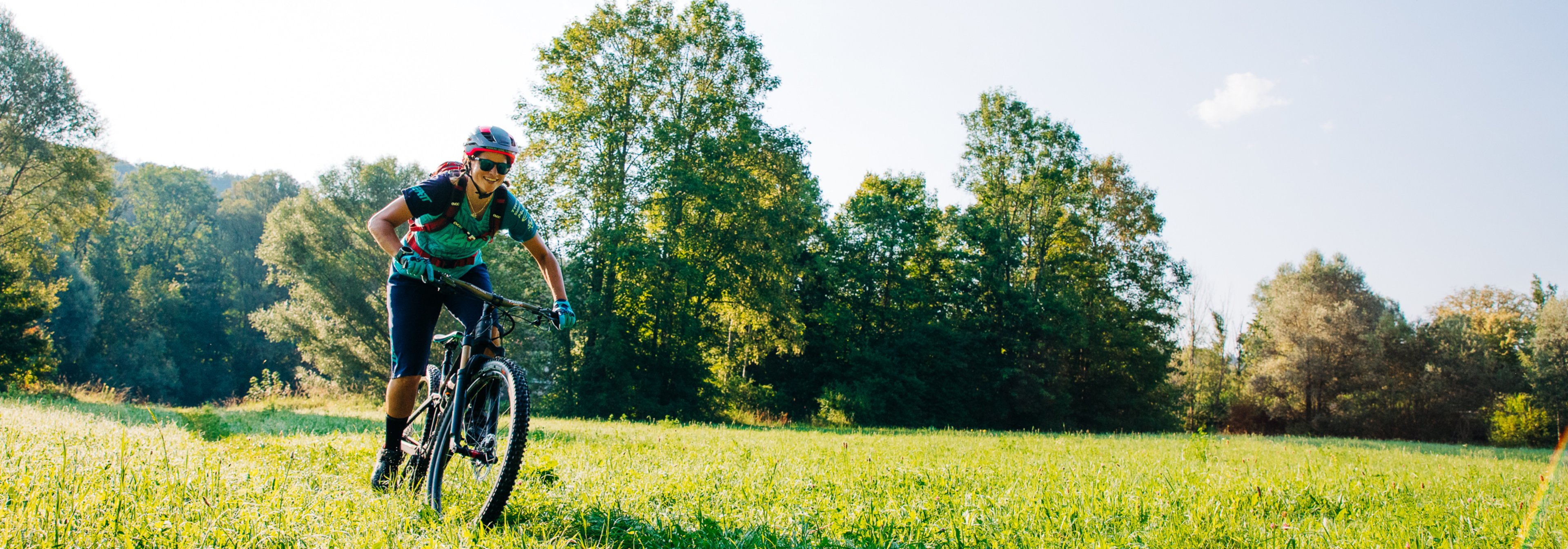 https://storage.googleapis.com/oneworld-prod/assets/BIKE_MOOD-0016.jpg?v=1626353666