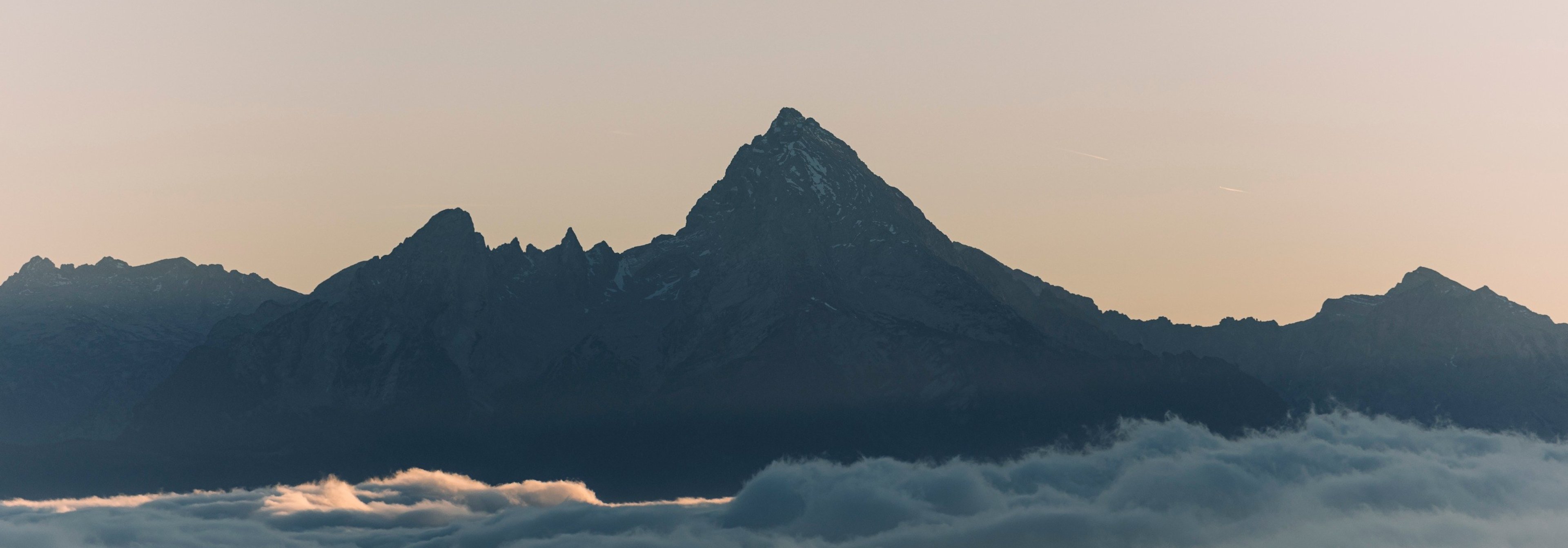 https://storage.googleapis.com/oneworld-prod/assets/Bergdoktor-Kampagne.jpg?v=1734509924