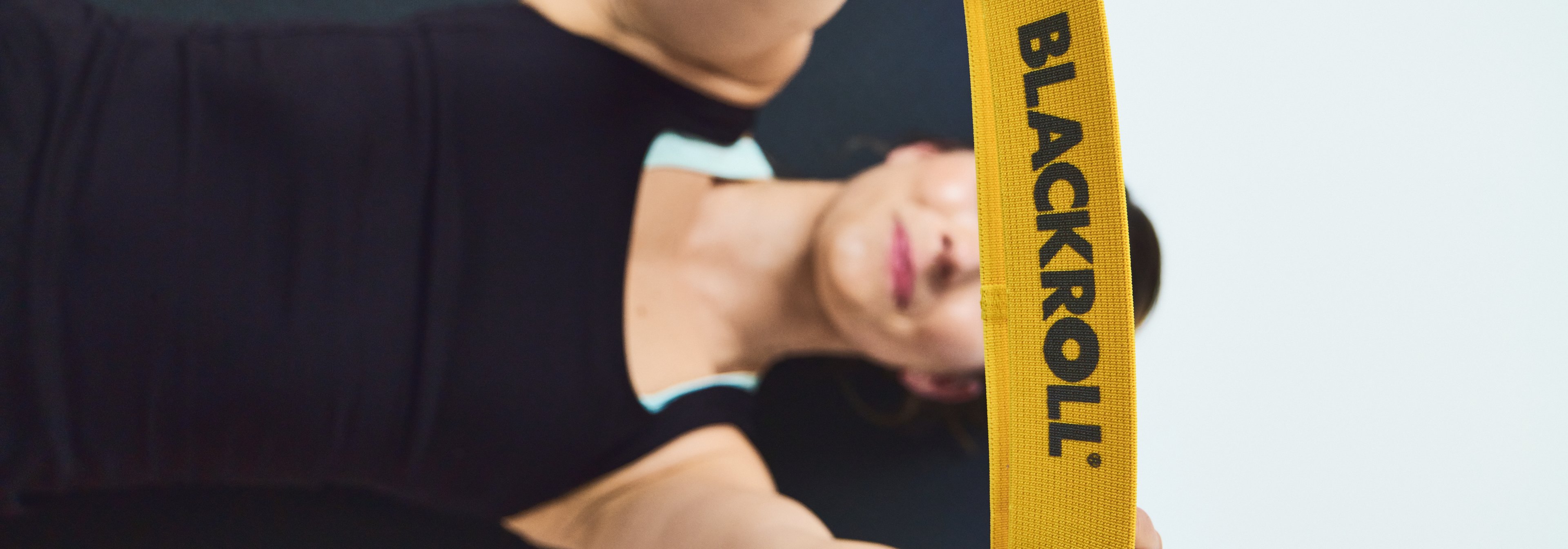 https://storage.googleapis.com/oneworld-prod/assets/Blackroll_X_Workout_1179_Hi_Res_sRGB.jpg?v=1625145304