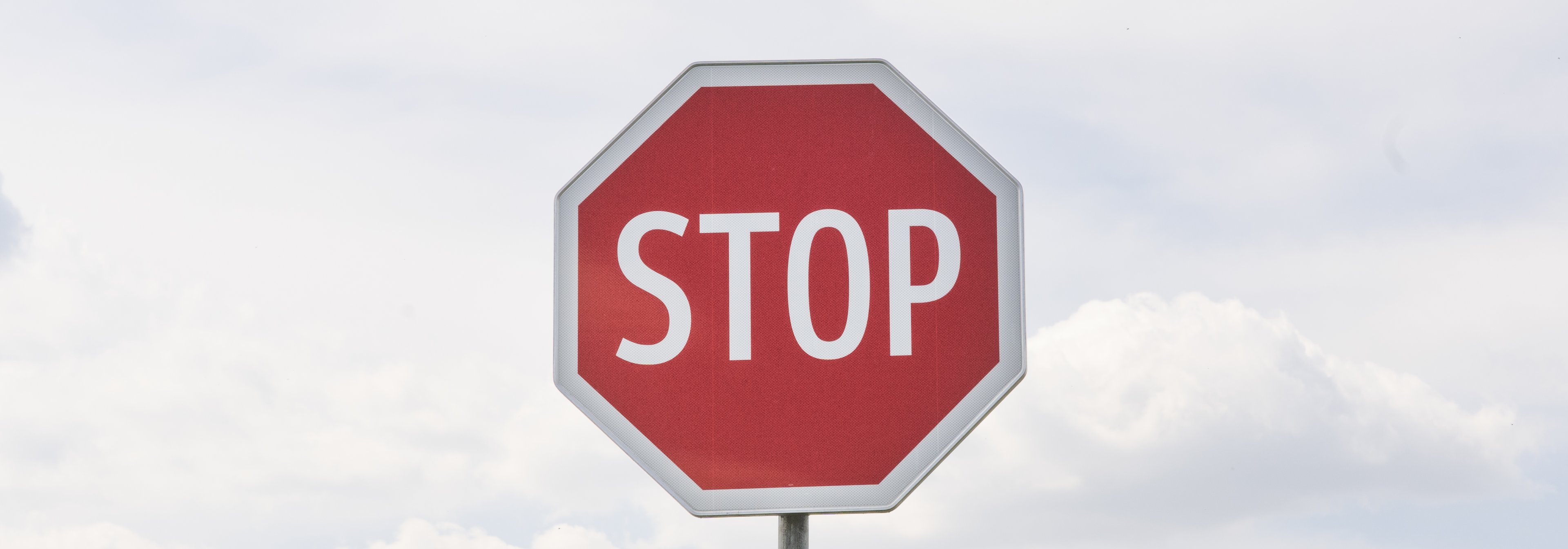 https://storage.googleapis.com/oneworld-prod/assets/Gedankenstoppt.jpg?v=1655277846