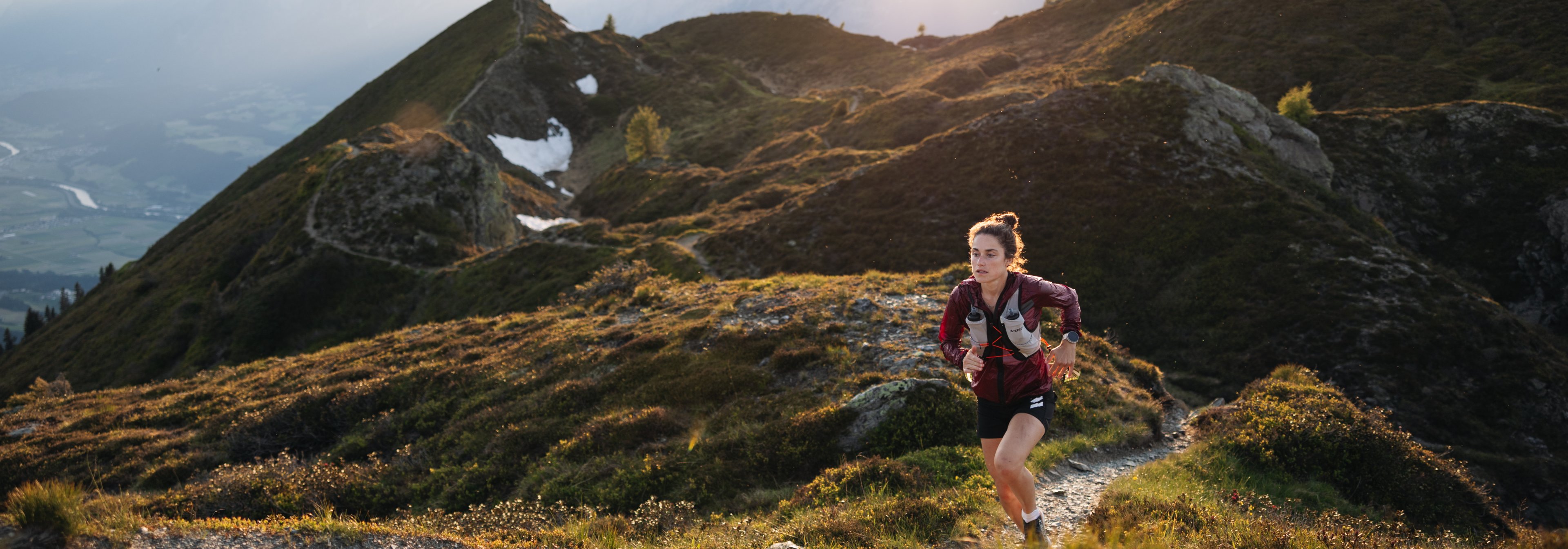 https://storage.googleapis.com/oneworld-prod/assets/Kimi-Schreiber-x-BLACKROLL_Trailrunning.jpg?v=1722954462