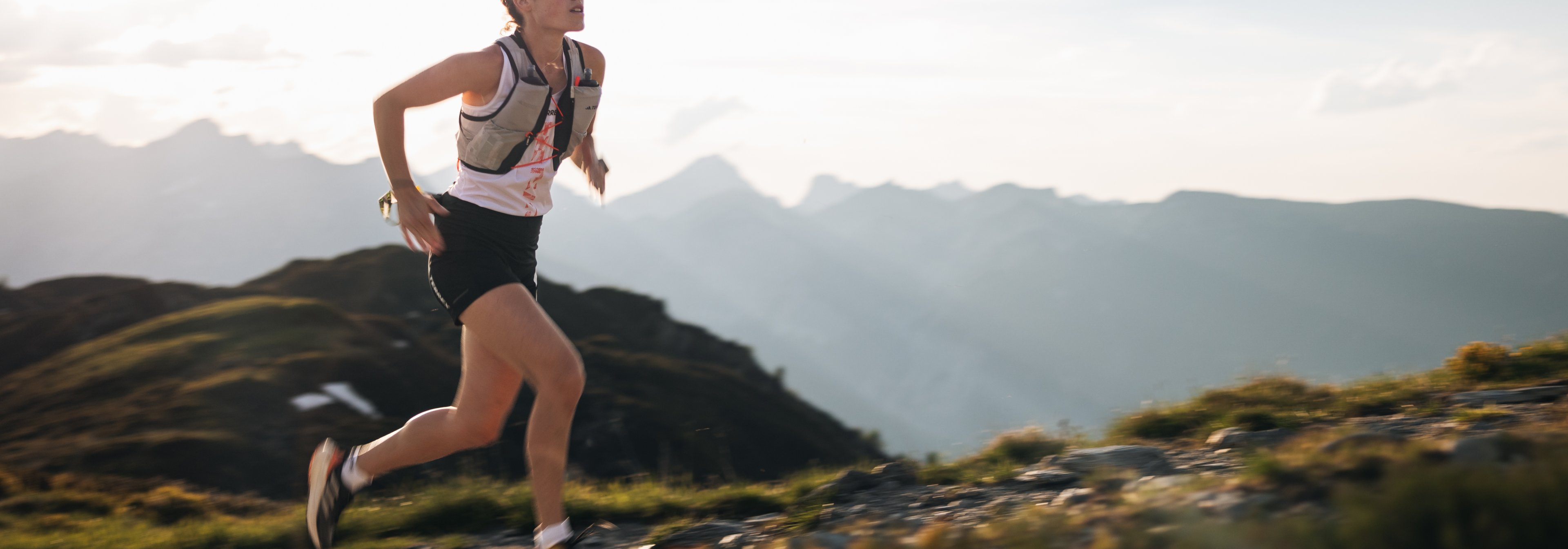 https://storage.googleapis.com/oneworld-prod/assets/Kimi-Schreiber-x-BLACKROLL_Trailrunning_berge_2026-06-17-135936_ress.jpg?v=1781704778