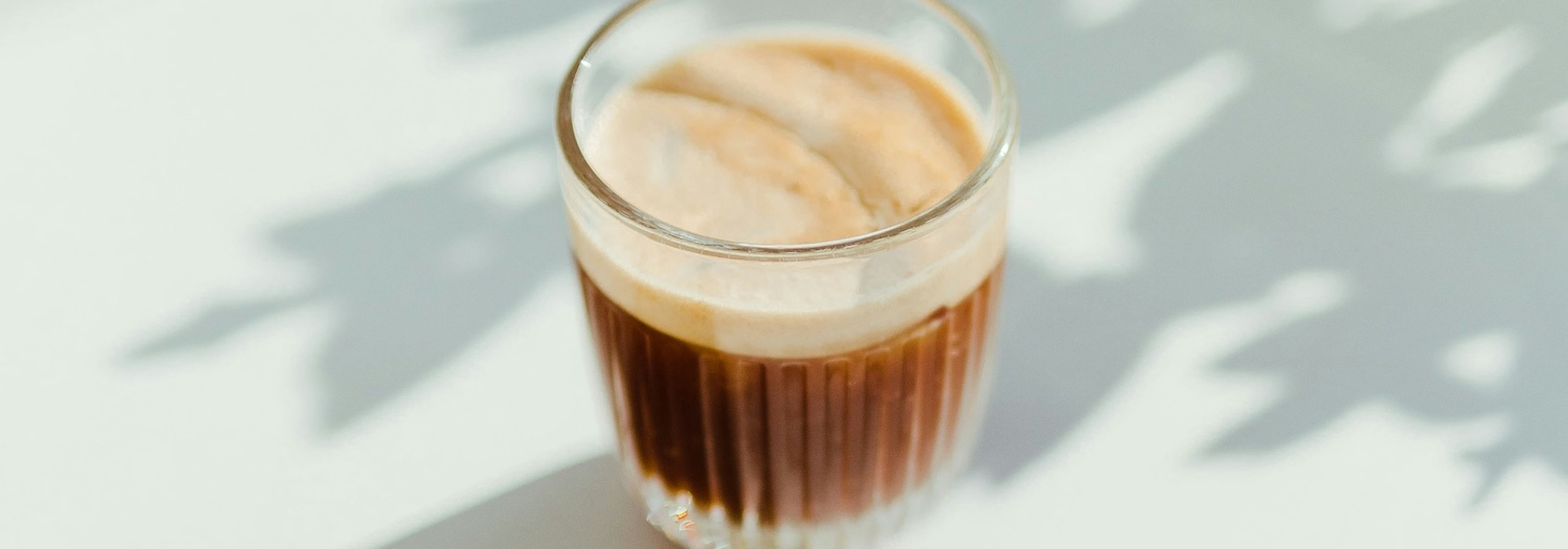 https://storage.googleapis.com/oneworld-prod/assets/Koffein-2.jpg?v=1762781464