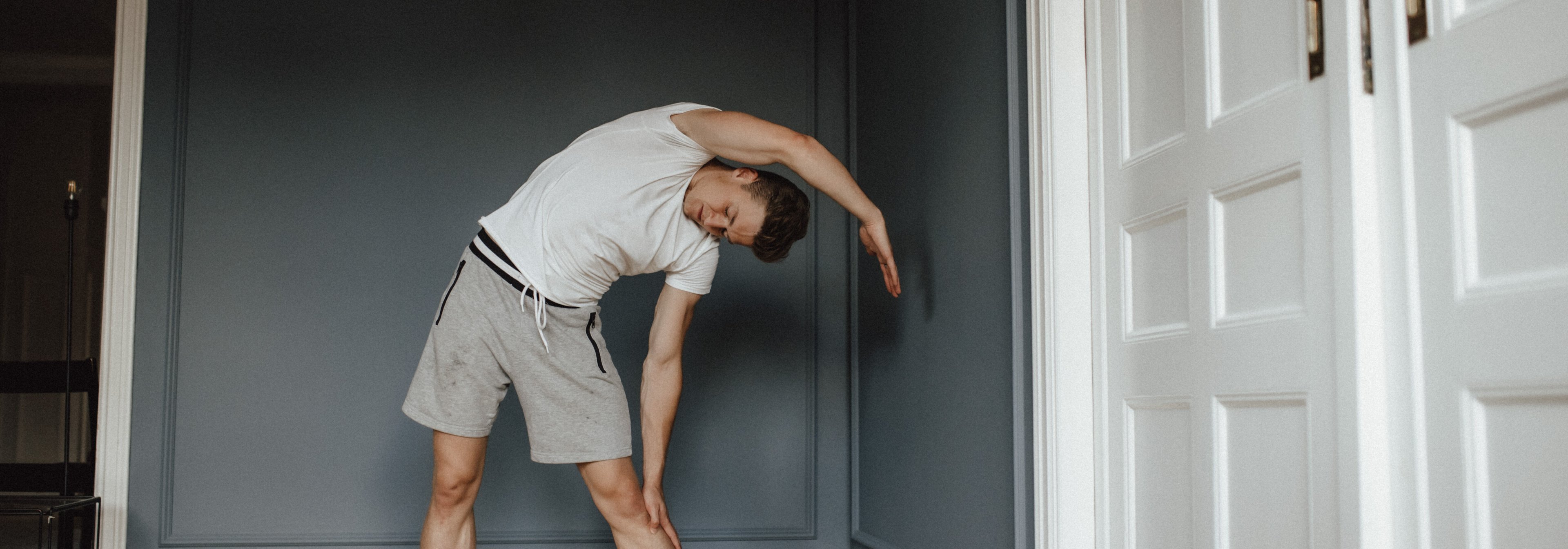 https://storage.googleapis.com/oneworld-prod/assets/fascial-stretching.jpg?v=1628192893