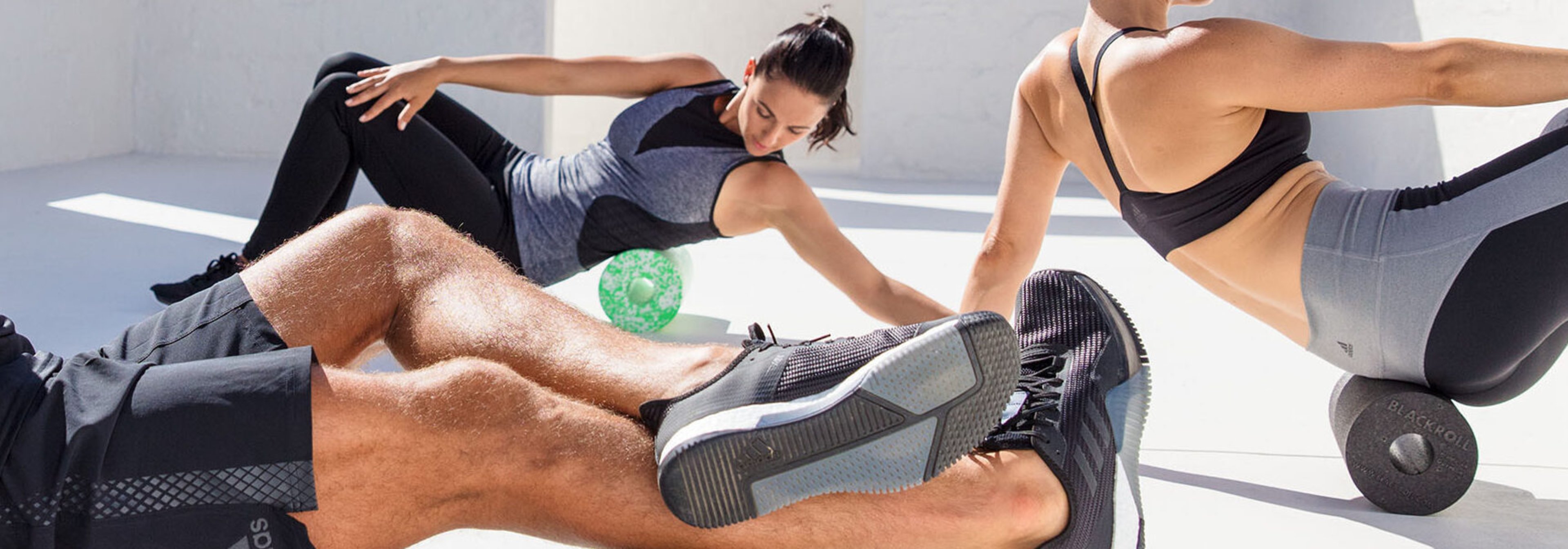https://storage.googleapis.com/oneworld-prod/assets/foam-rolling_2021-07-29-085456_vnbc.jpg?v=1628085946