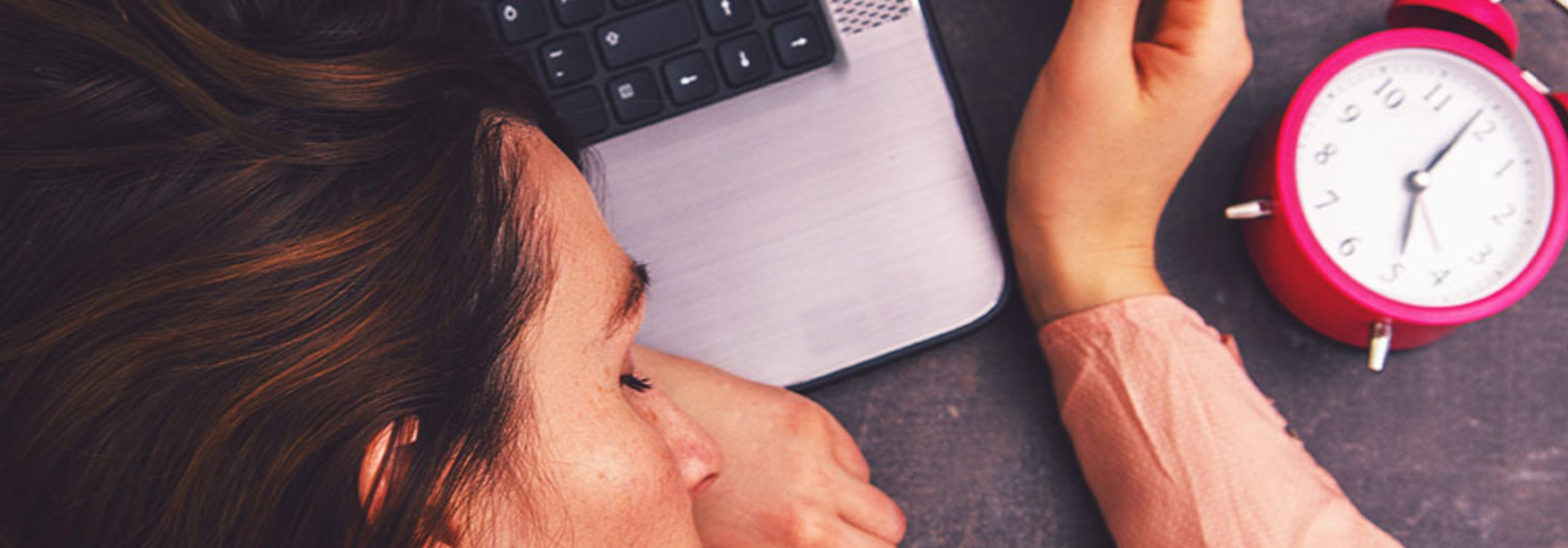 https://storage.googleapis.com/oneworld-prod/assets/power-nap-tipp-kaffee.jpg?v=1615823191