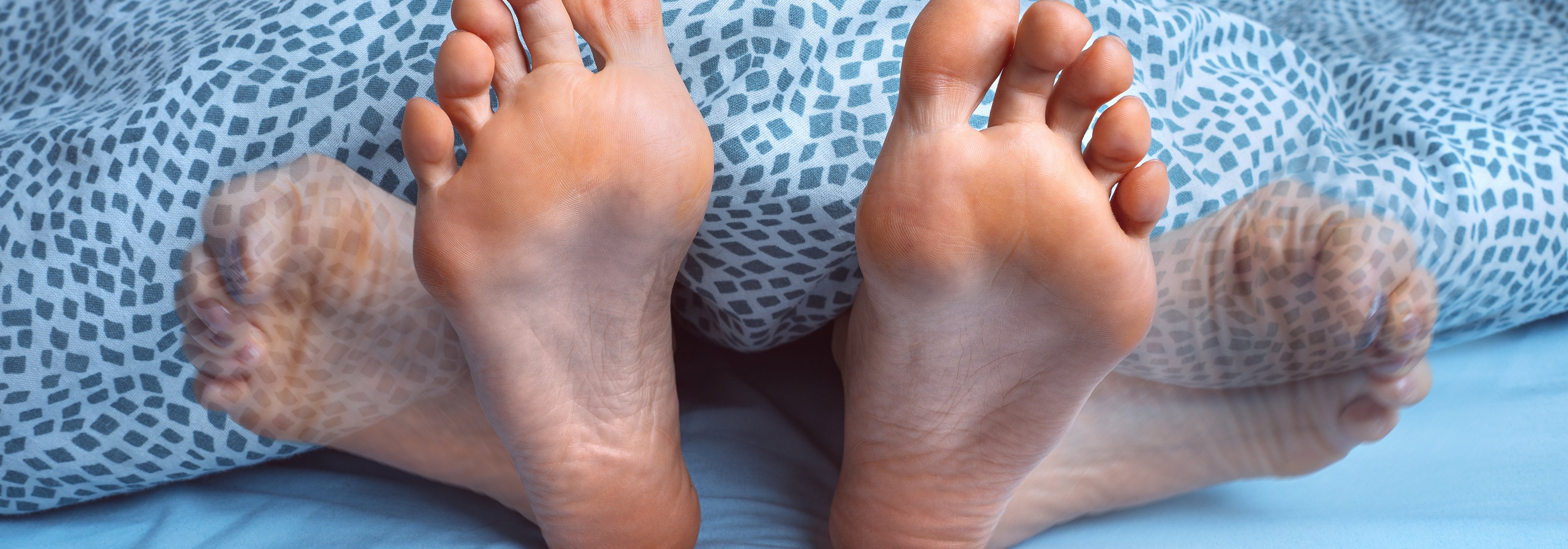 https://storage.googleapis.com/oneworld-prod/assets/restless_legs_syndrom.jpeg?v=1721649733