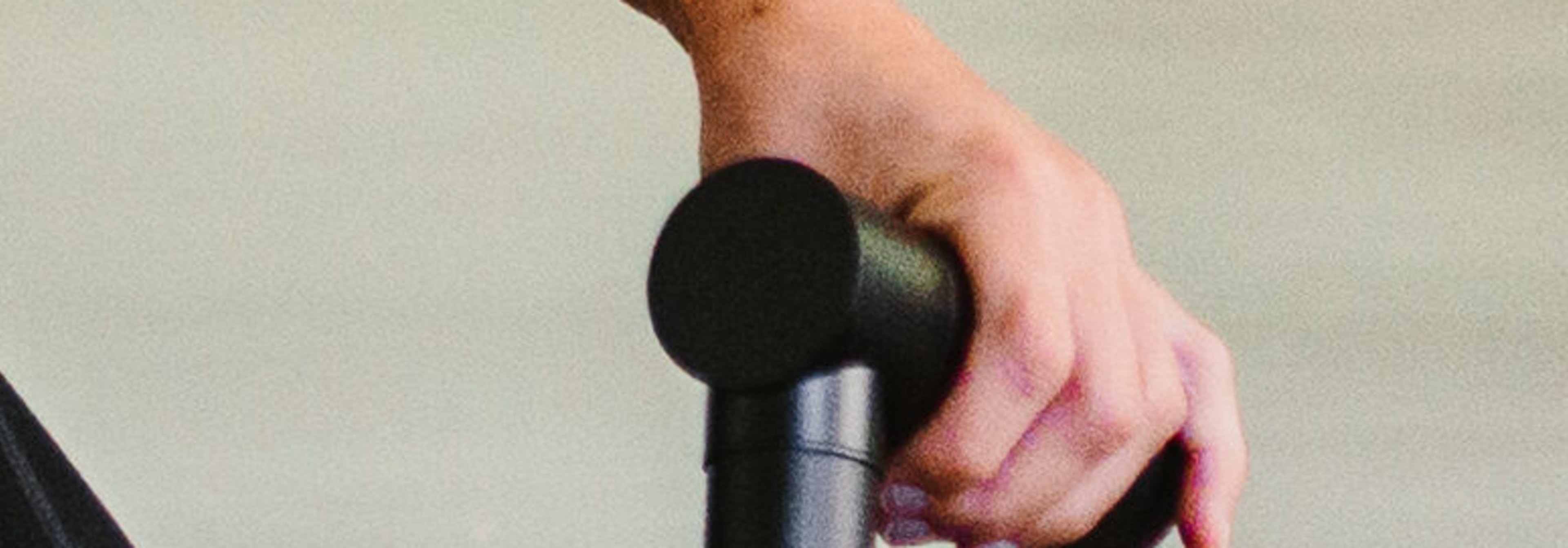 https://storage.googleapis.com/oneworld-prod/assets/silikon-gabel-aufsatz_fascia-gun_2021-11-22-093114_mboo.jpg?v=1637573474