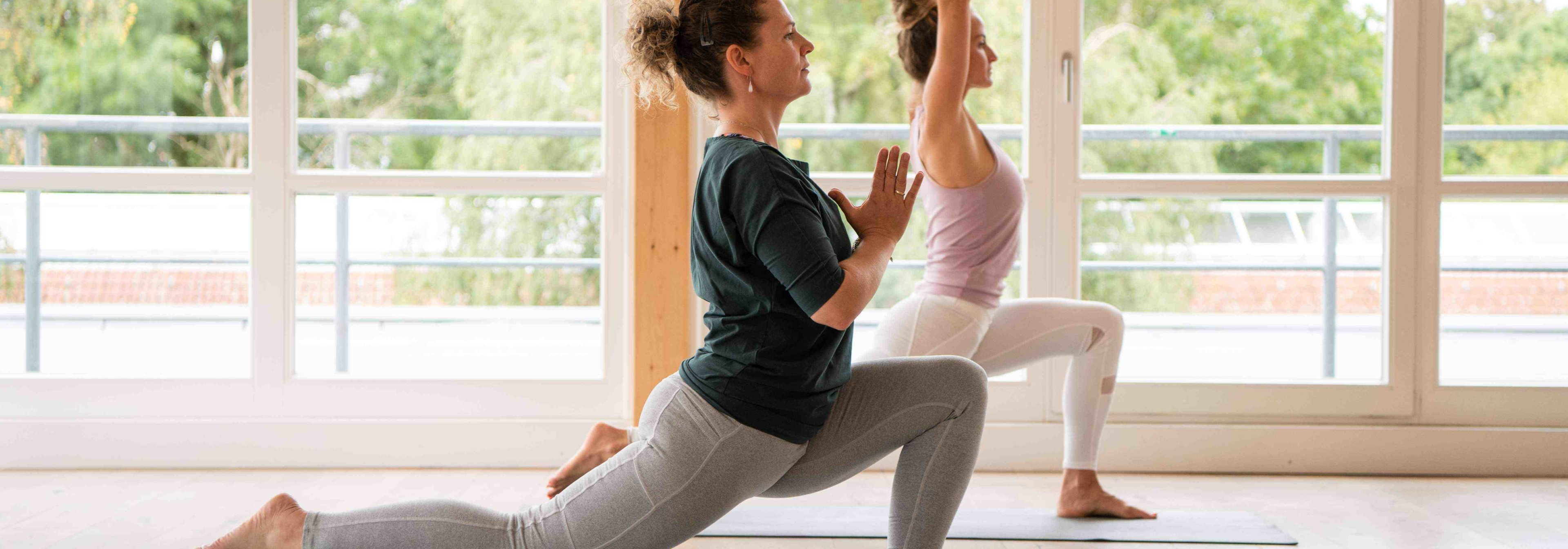 https://storage.googleapis.com/oneworld-prod/assets/yoga-faszien.jpeg?v=1708349544