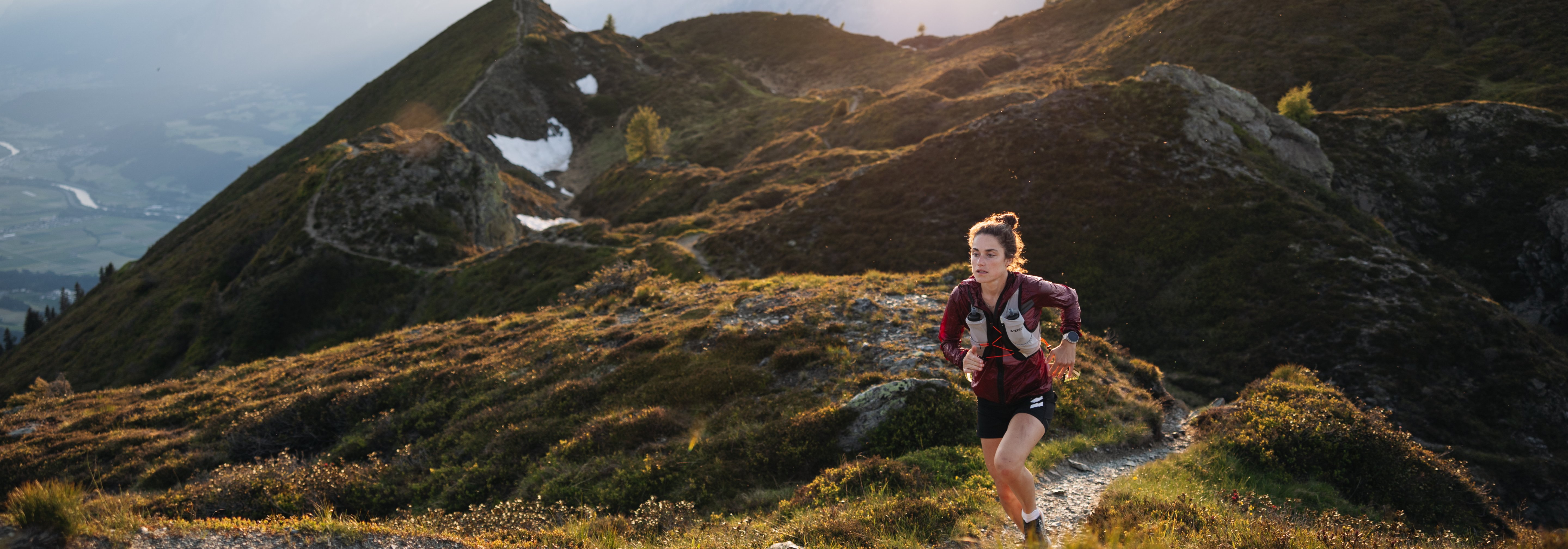 https://storage.googleapis.com/oneworld-prod/assets/Kimi-Schreiber-x-BLACKROLL_Trailrunning.jpg?v=1722954462