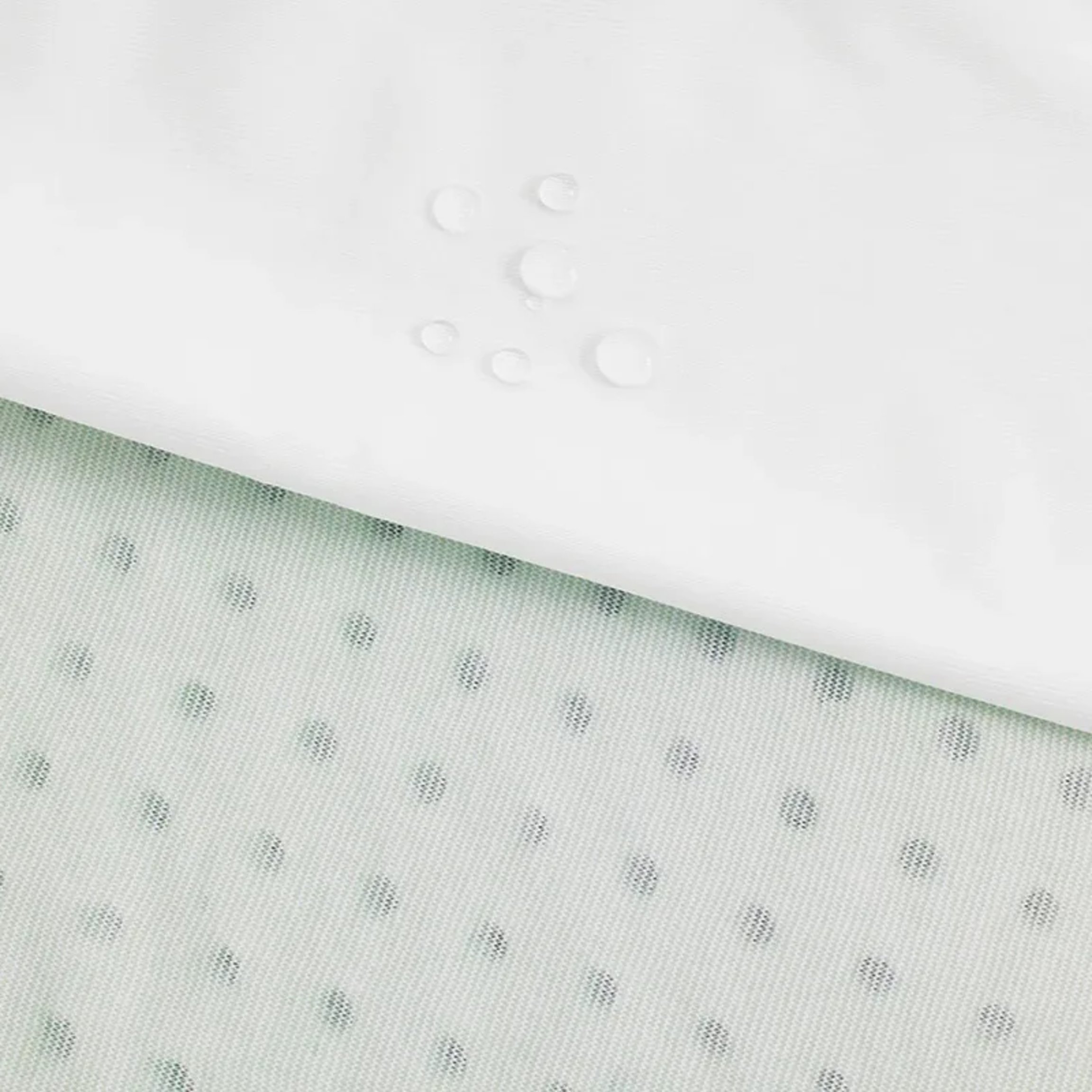 Pillow protector detail wasser lowres 1