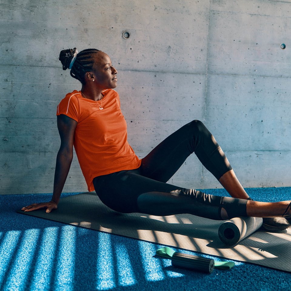 Cool down dehnuebungen leichtathletik blackroll yasmin giger