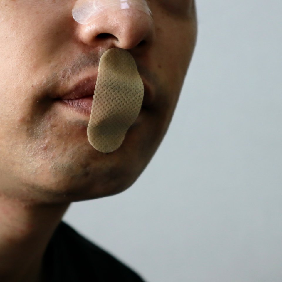Mouth taping header