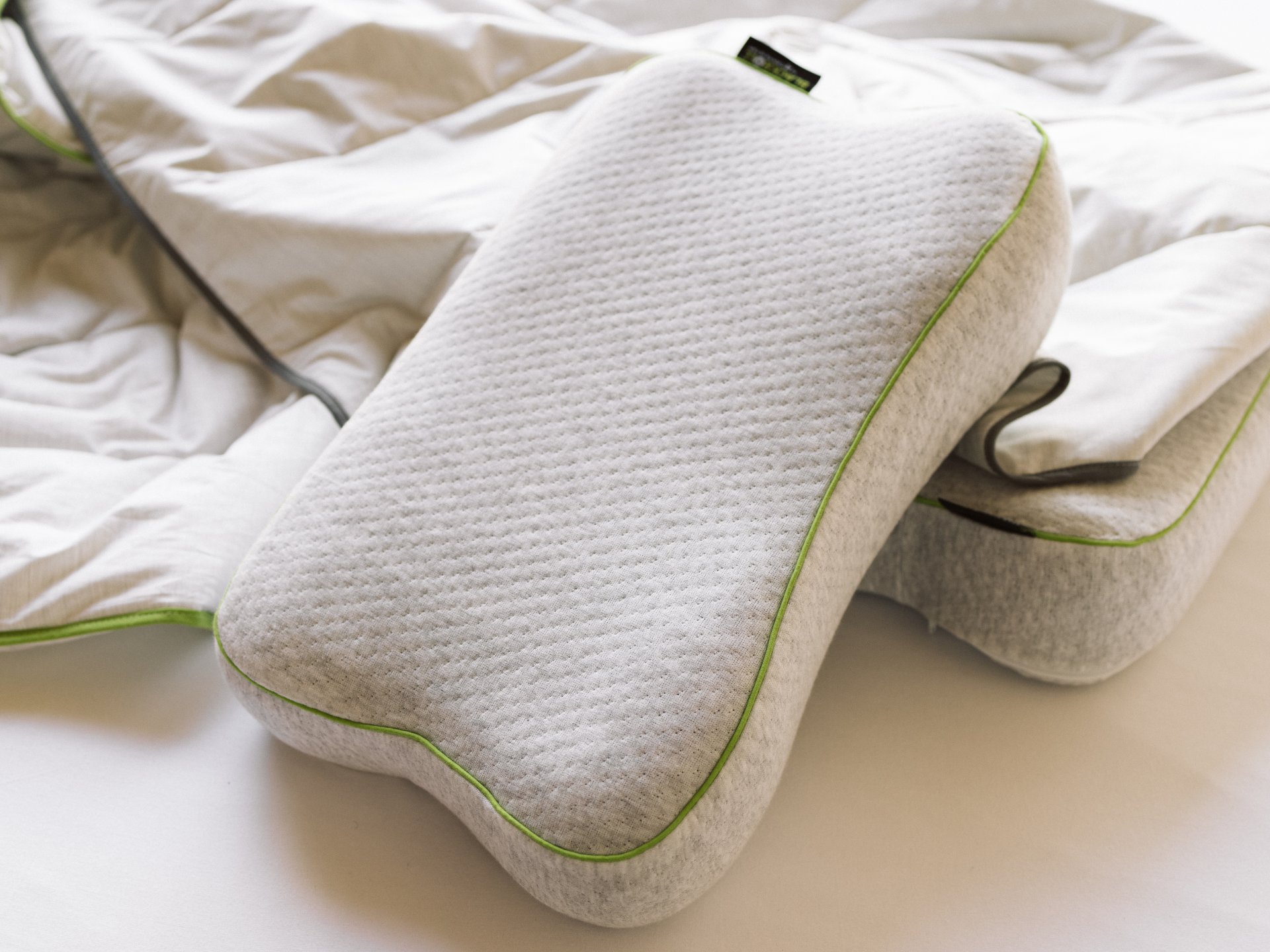 Recovery Pillow BLACKROLL and blanket
