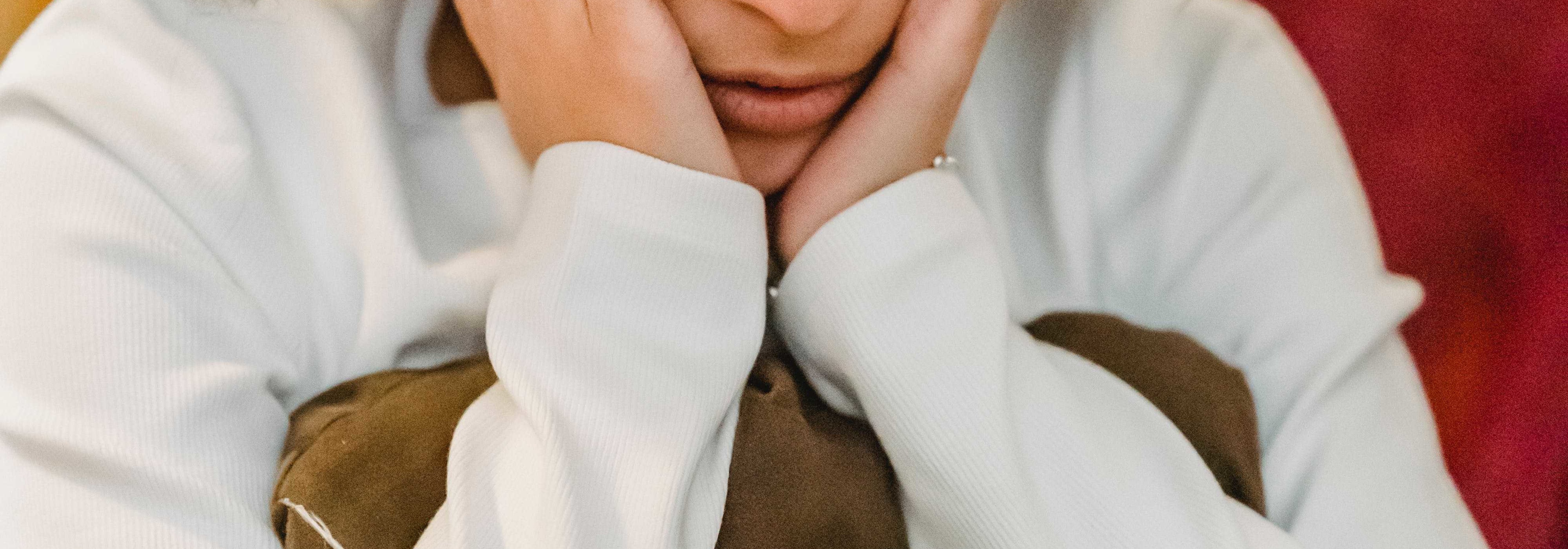 https://storage.googleapis.com/oneworld-prod/assets/pexels-liza-summer-6383194-1.jpg?v=1704880056%2C0.515%2C0.3327