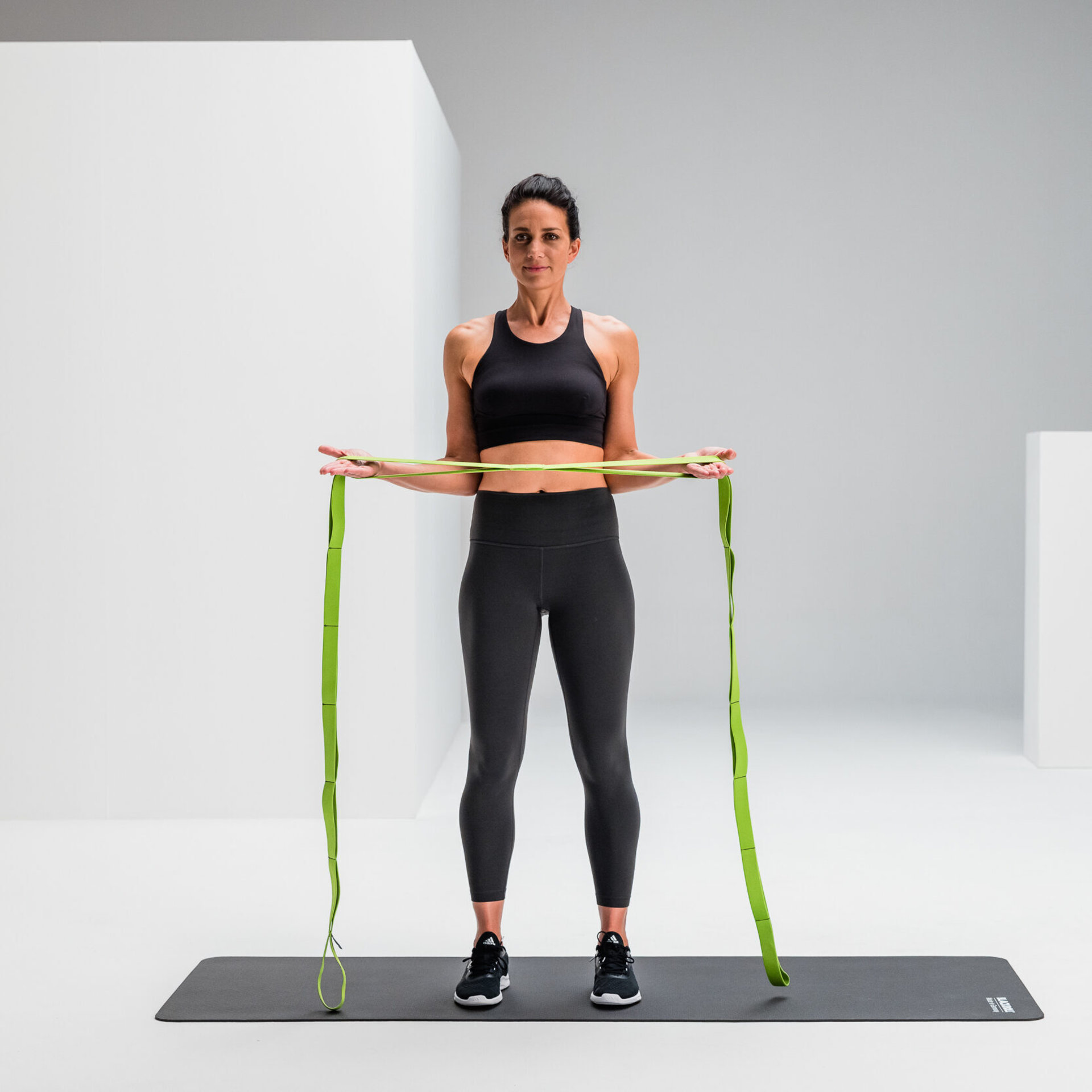 Arm spread activation blackroll multi band web 1 2 Y2 A3195