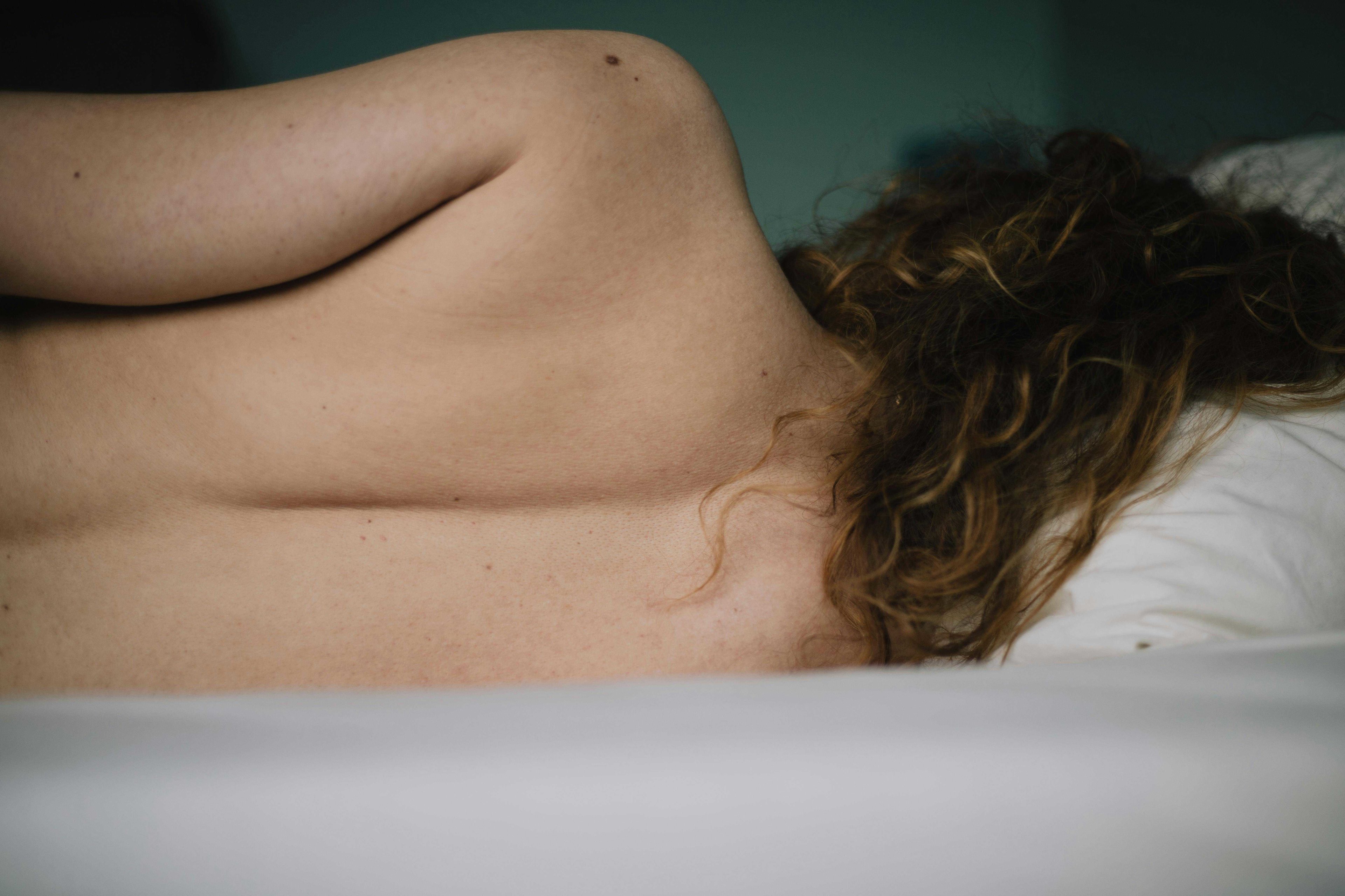 Benefits of Sleeping Naked