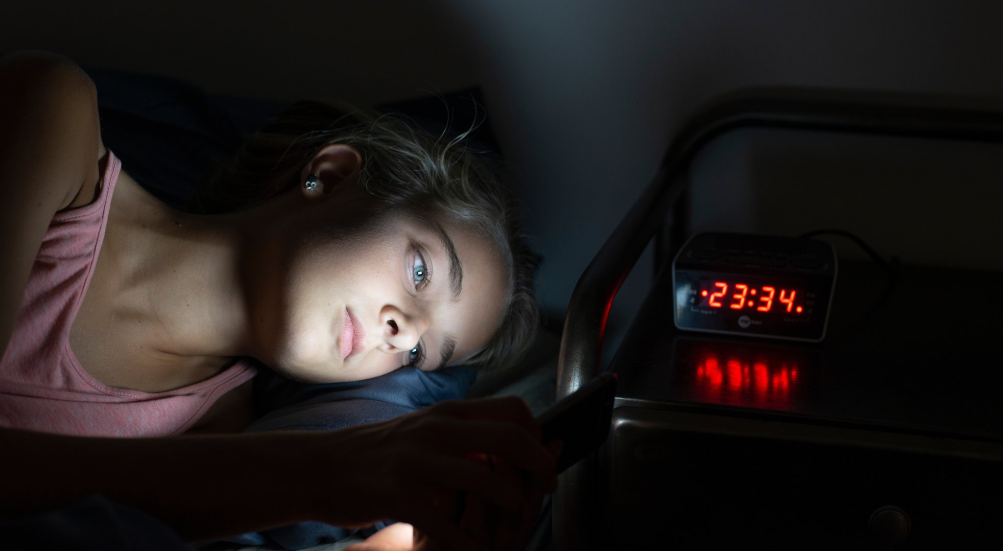 https://storage.googleapis.com/oneworld-prod/assets/revenge-bedtime-procrastination-1_2023-05-25-134123_meta.jpeg?v=1685022083%2C0.6745%2C0.8949