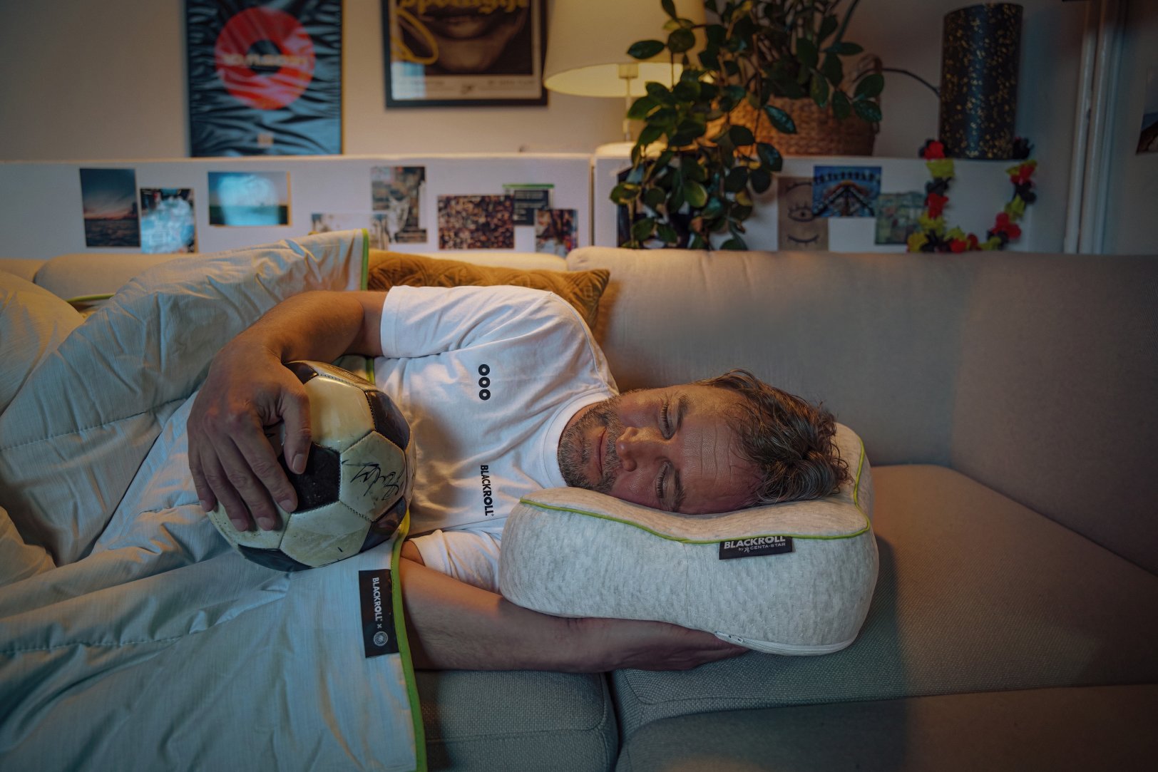 WM Shoot Pillow