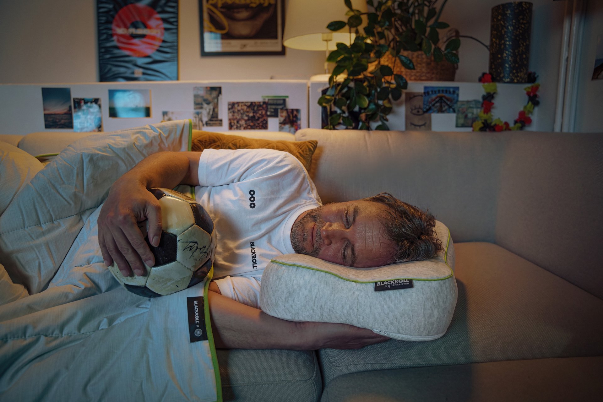 WM Shoot Pillow