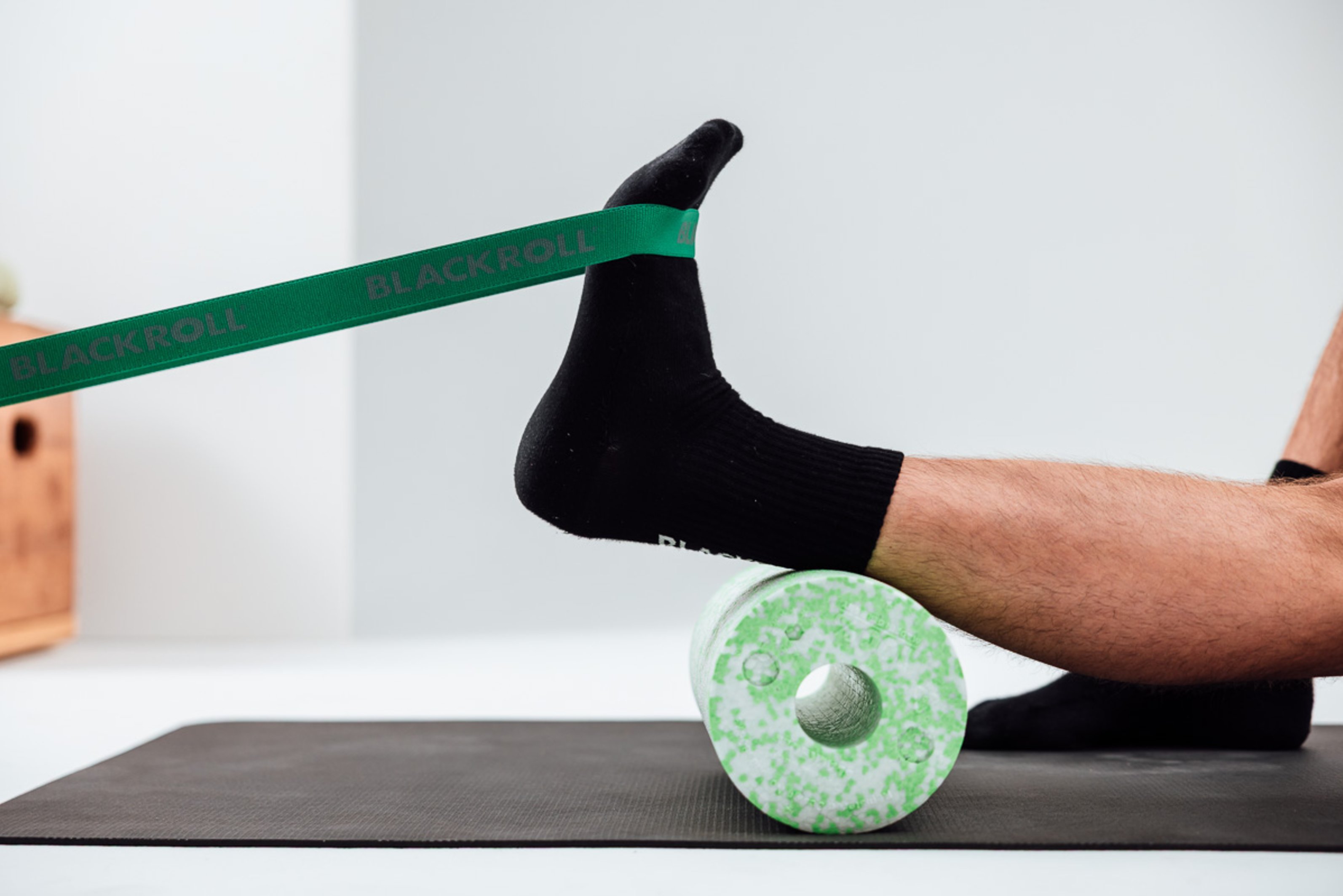 01 Sprunggelenk 1 Balance 2 Tibialis Heben mit SUPERBAND 3 s RGB lowres