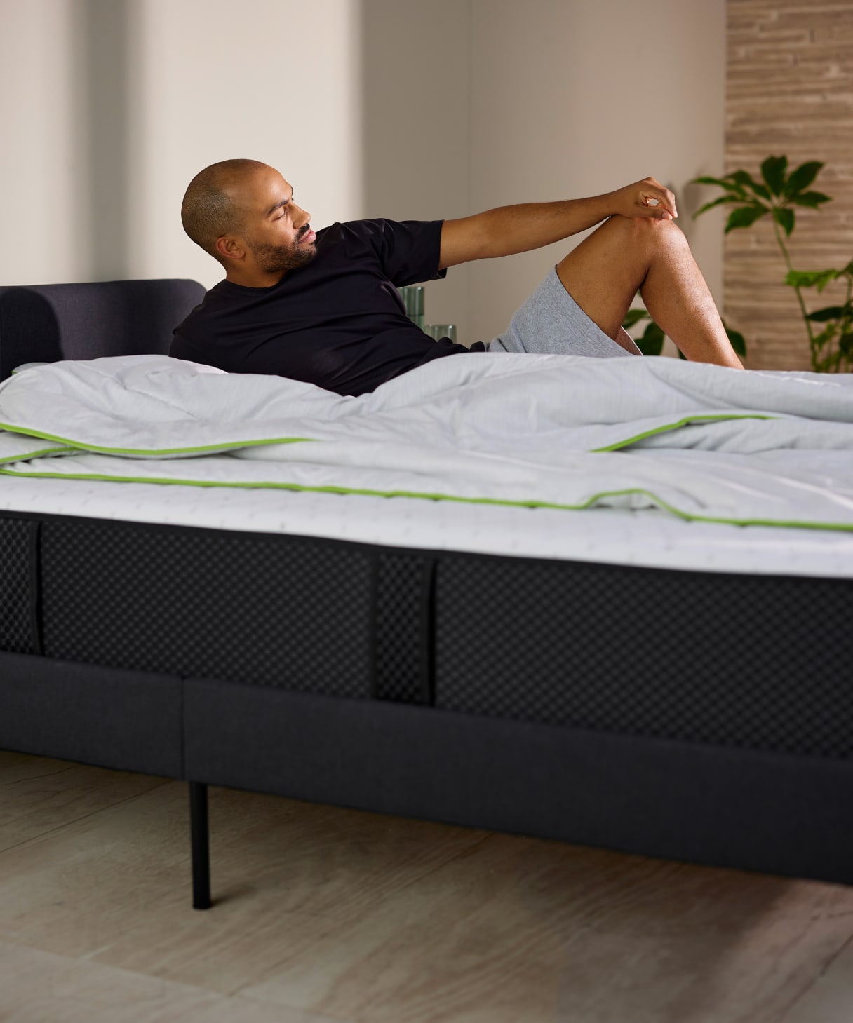 BASE ELITE detail model waking up 26
