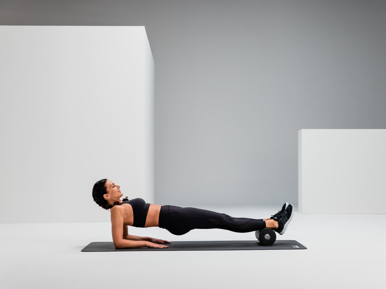 Reverse plank strengthening blackroll standard web 2 Y2 A0473 2