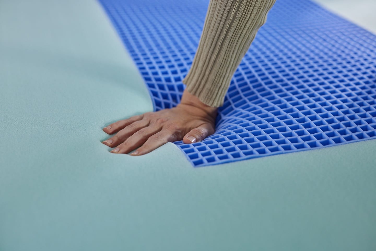 BASE ELEGANCE detail model hand hell