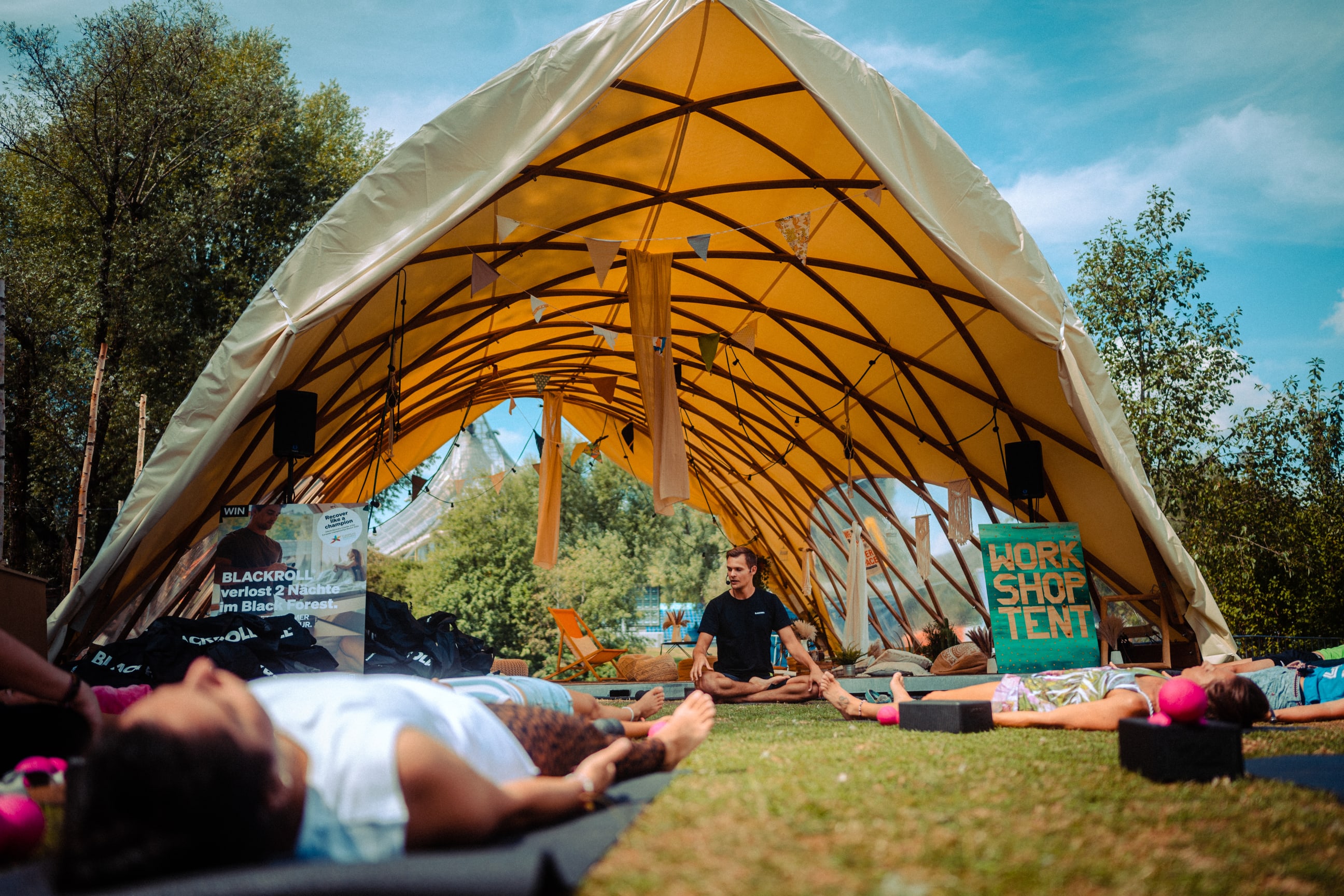 BLACKROLL® meets Yoga Kurs mit Stefan