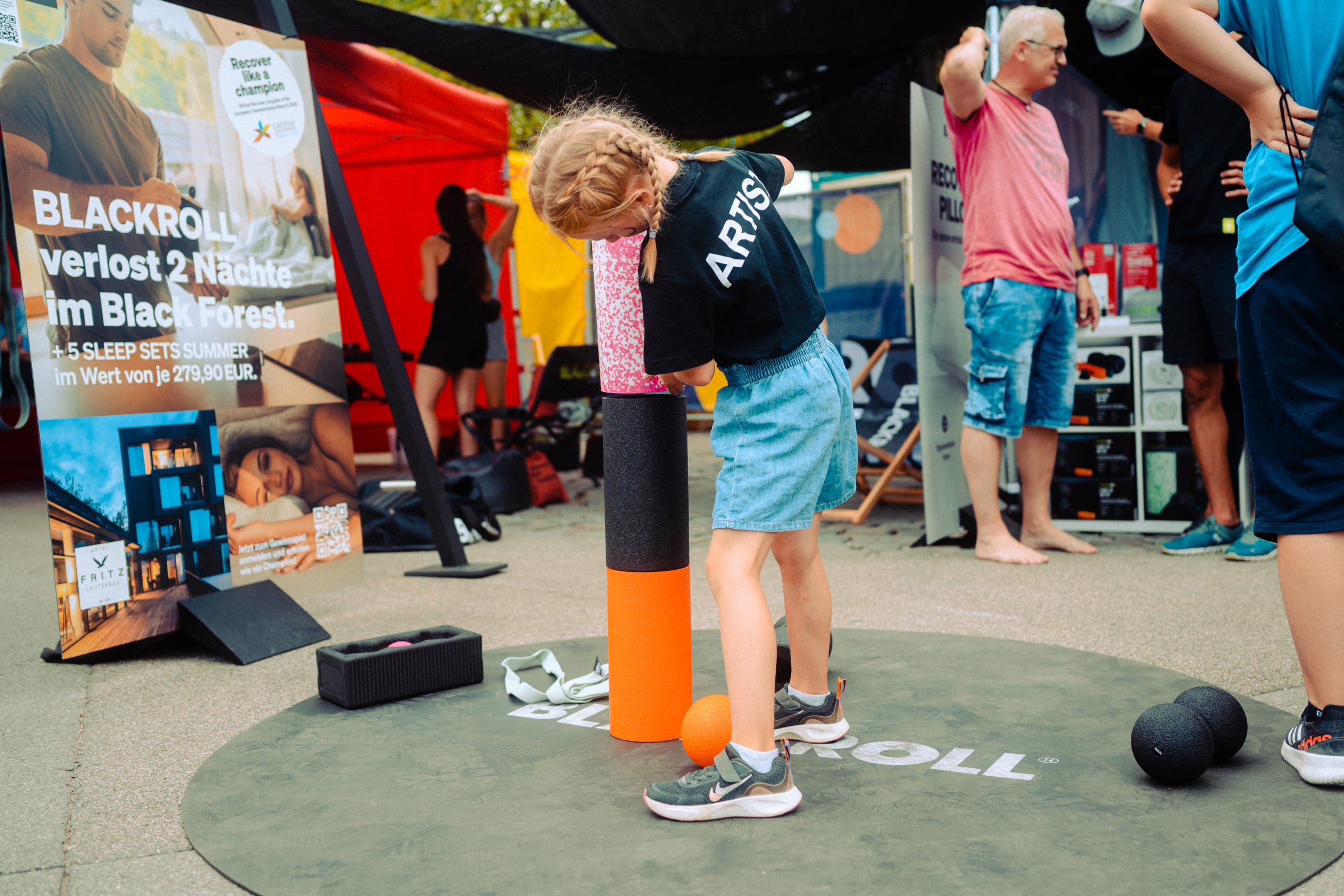 Kleine Besucher am BLACKROLL Stand