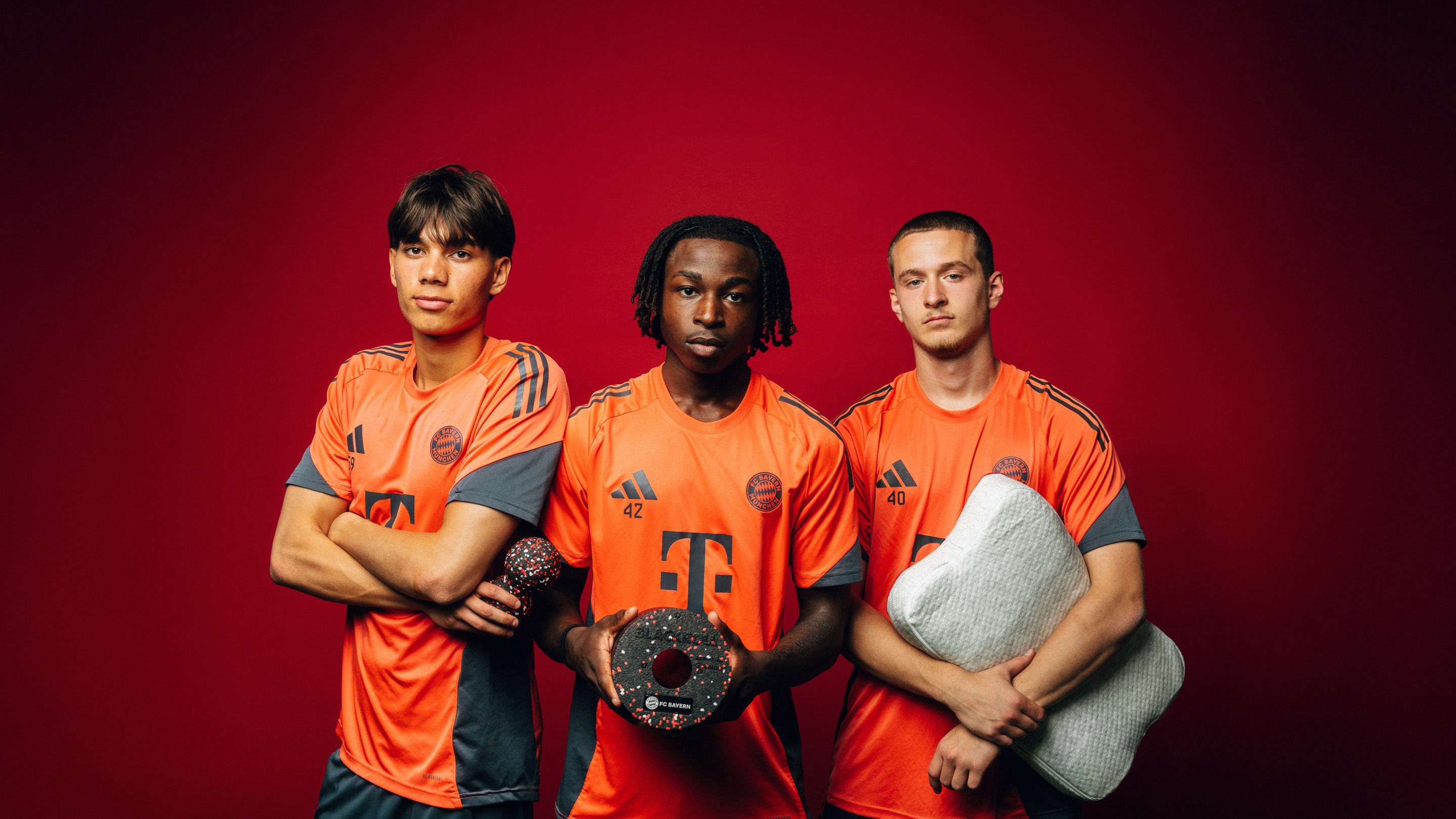 260427 JJANK BLACKROLL FC Bayern Campus Red Studio 587 2