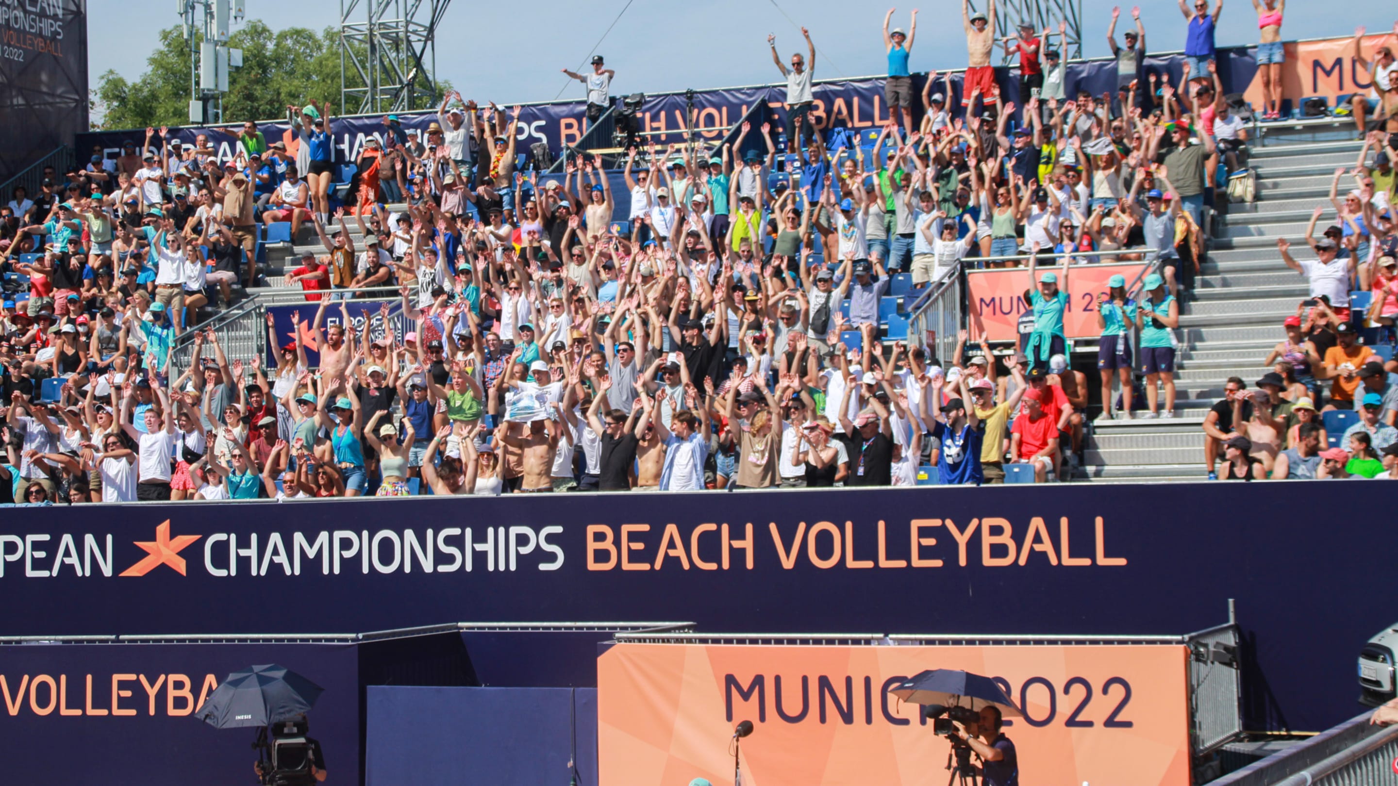 Beach Colleyball Fans