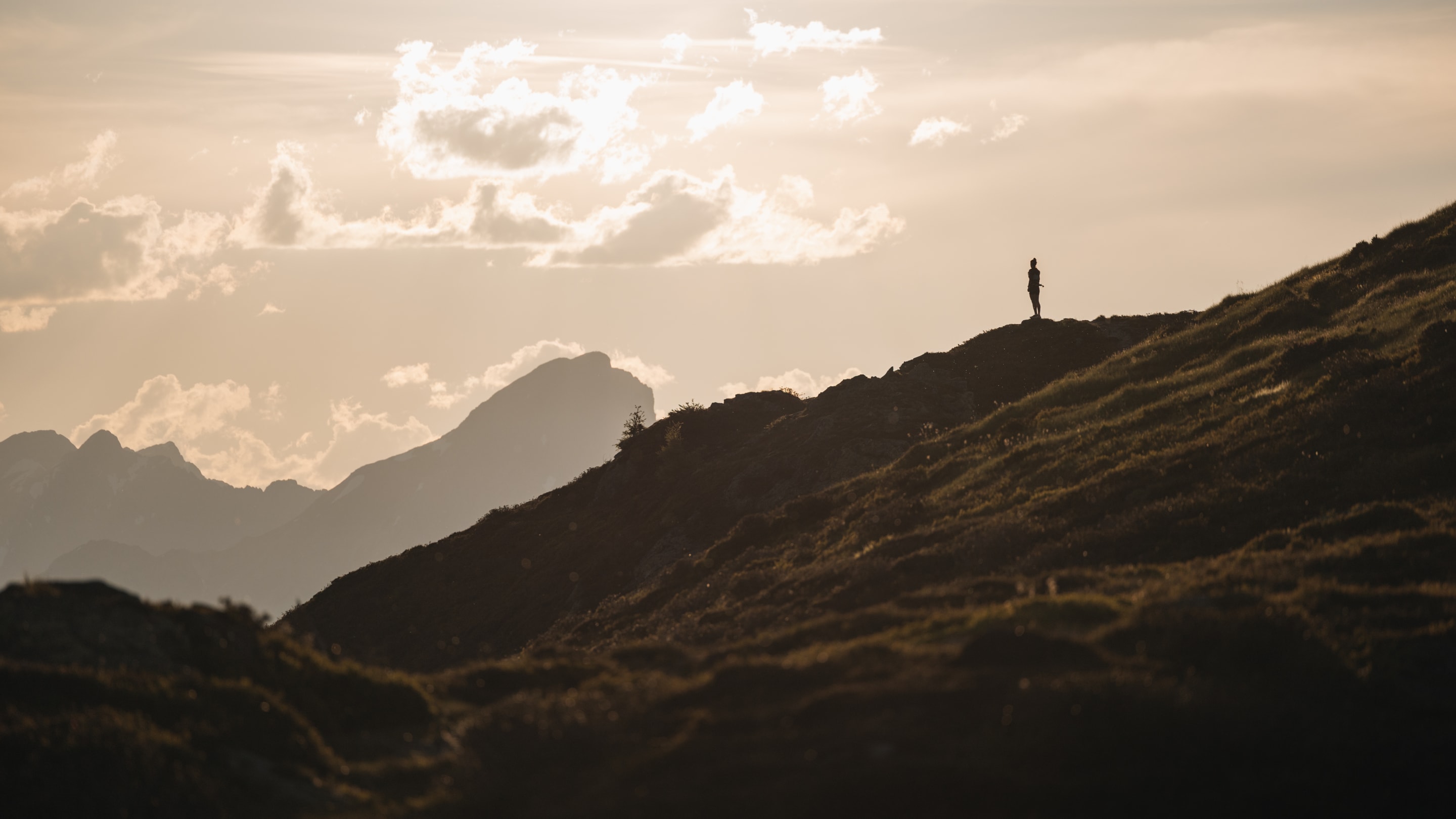 Kimi Schreiber x BLACKOLL Berge Sunset