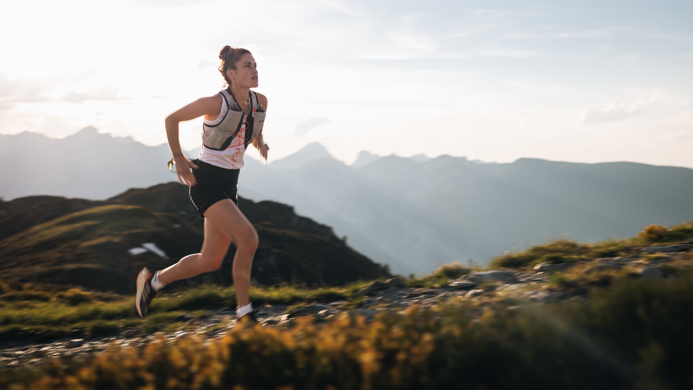 Kimi Schreiber x BLACKROLL Trailrunning berge