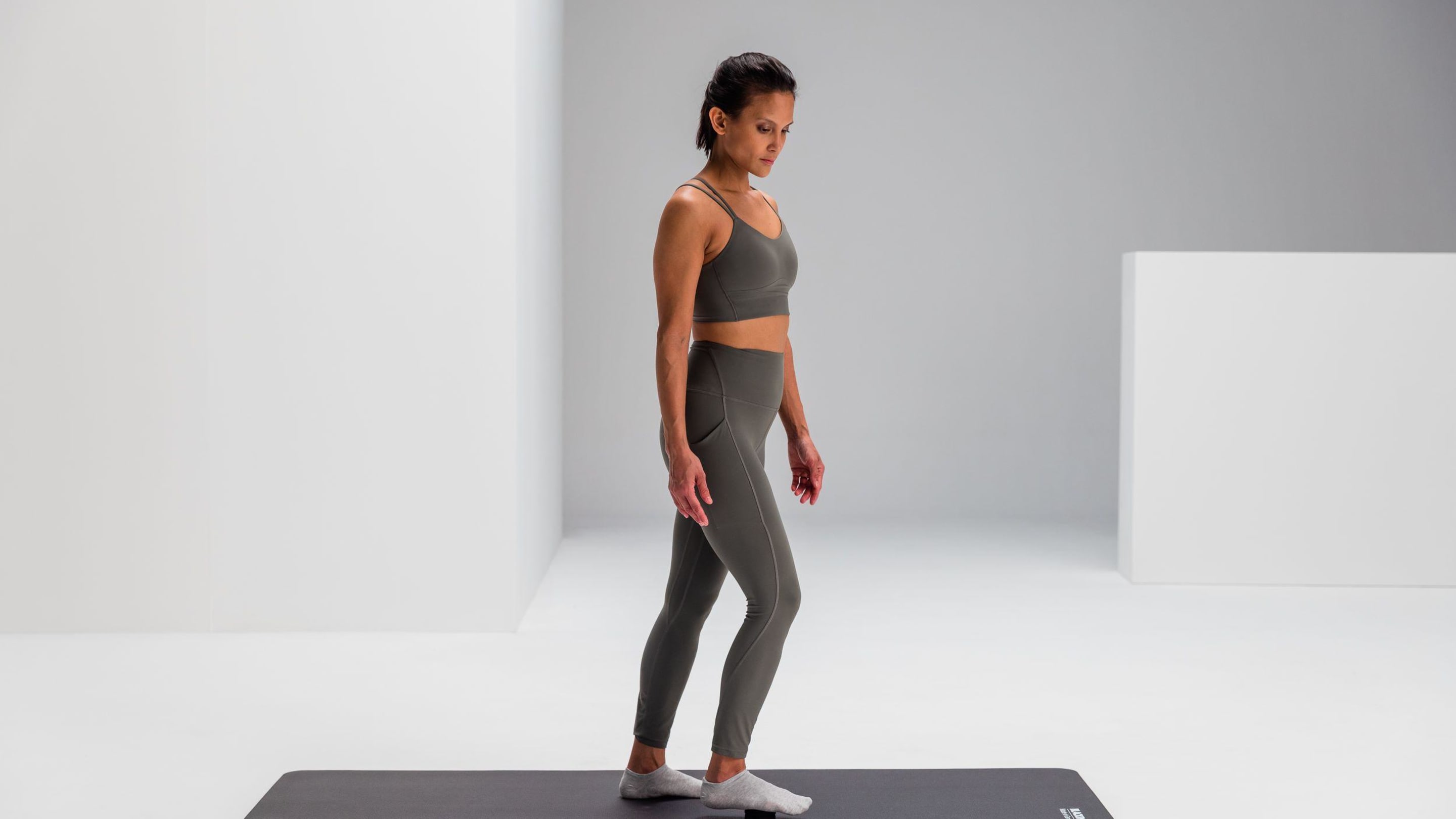 Plantar fascia massage mobility blackroll twister