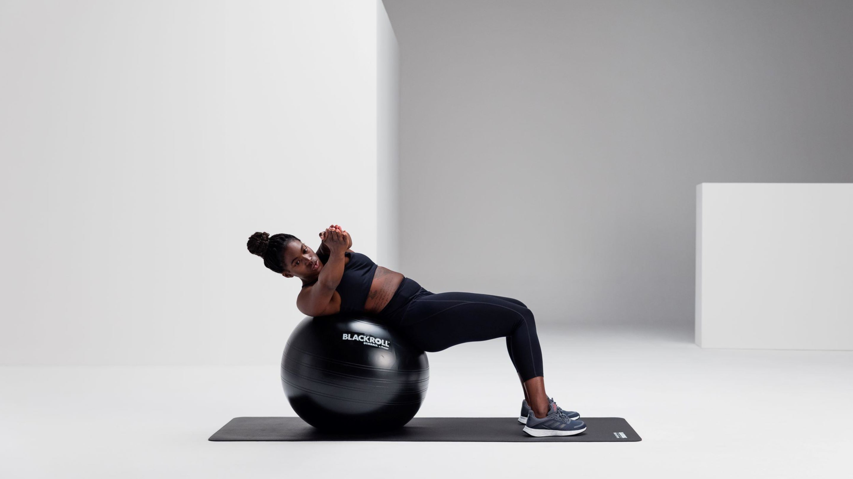 Torso twist strengthening blackroll gymball