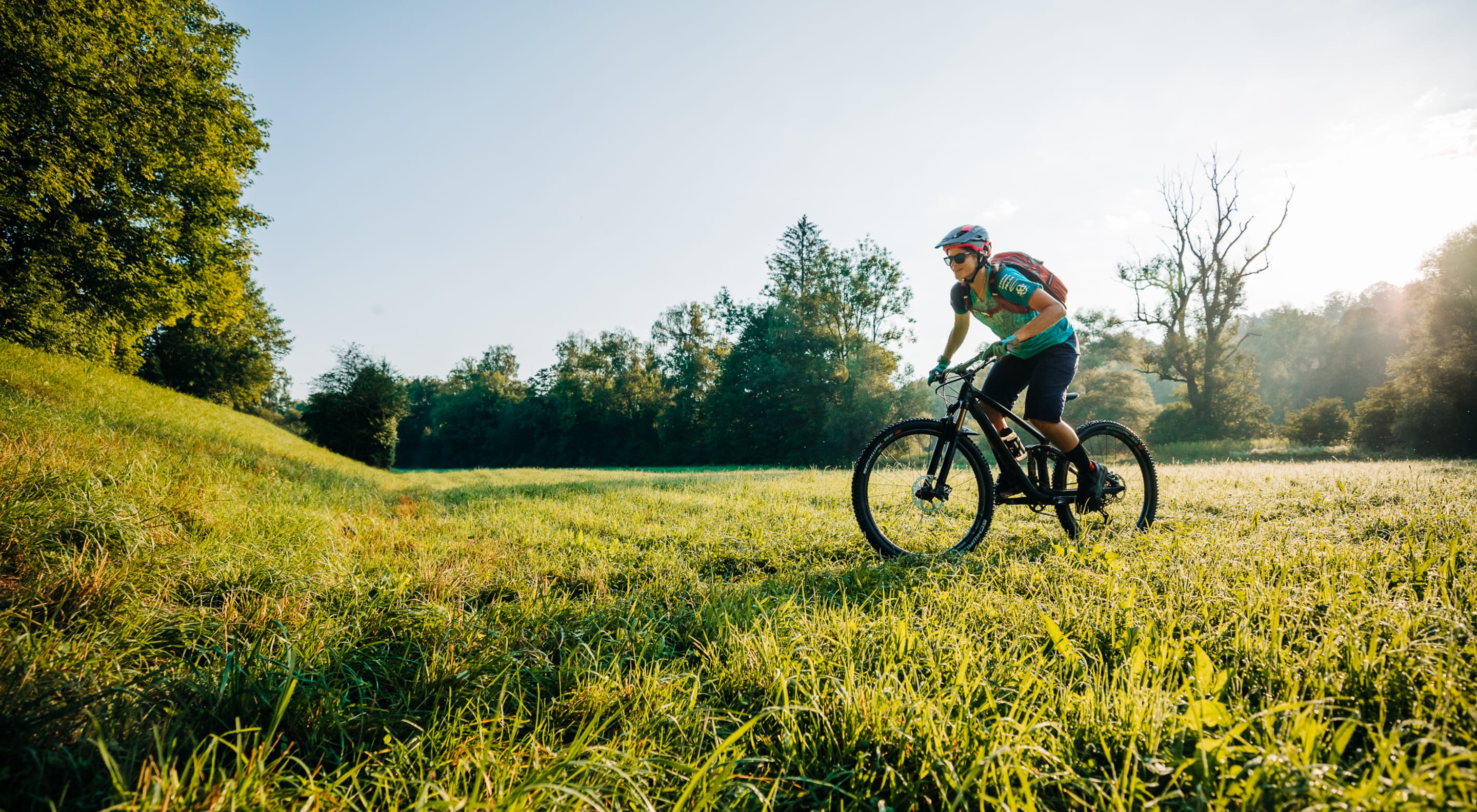 https://storage.googleapis.com/oneworld-prod/assets/BIKE_MOOD-9844.jpg?v=1627572054