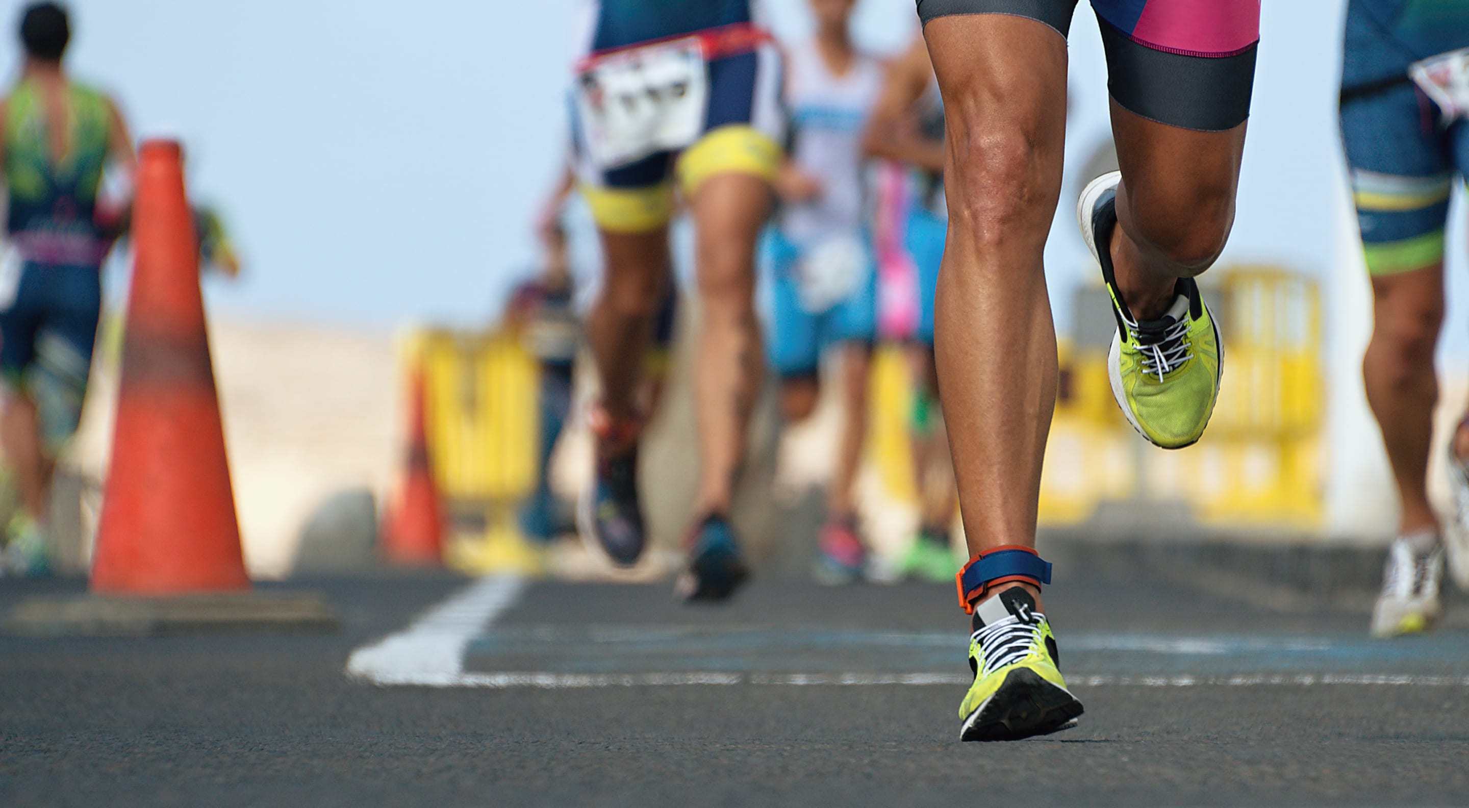 https://storage.googleapis.com/oneworld-prod/assets/blackroll-regeneration-uebungen-triathlon.jpeg?v=1656497498